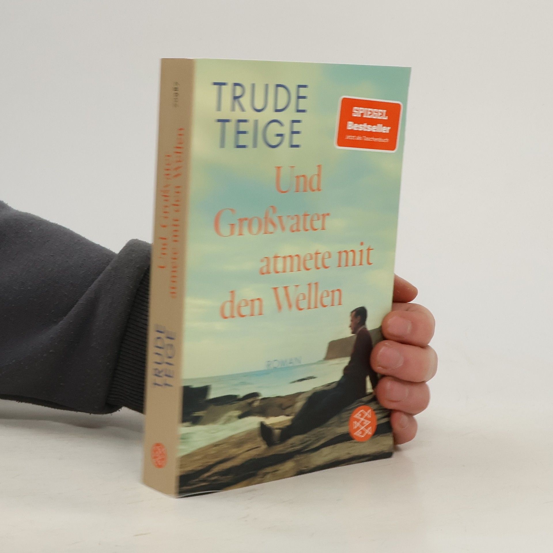Trude Teige Und Großvater atmete mit den Wellen