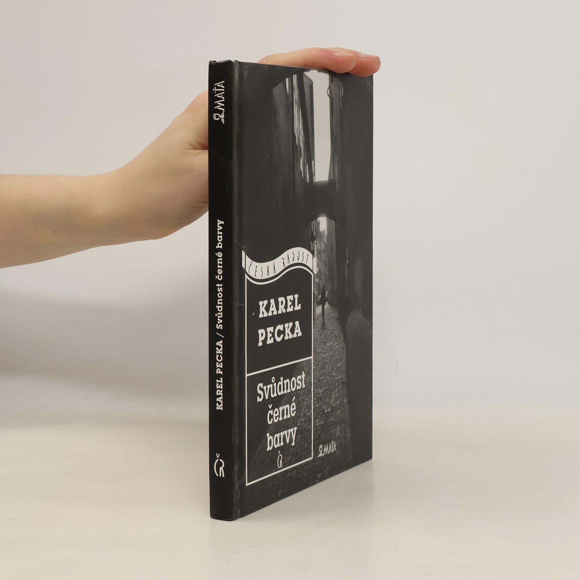 Karel Pecka Svůdnost černé barvy