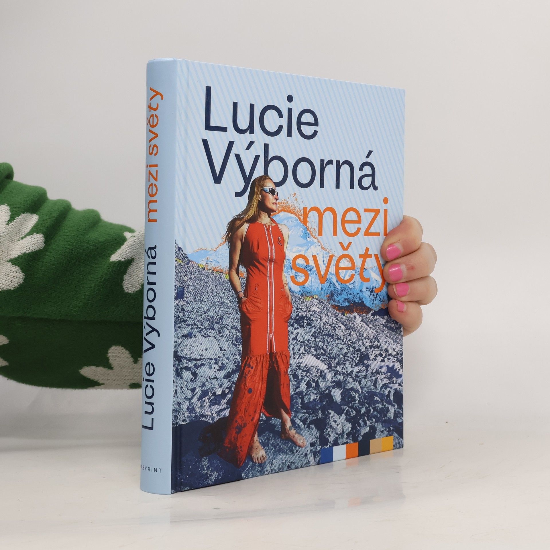 Lucie Výborná Mezi světy