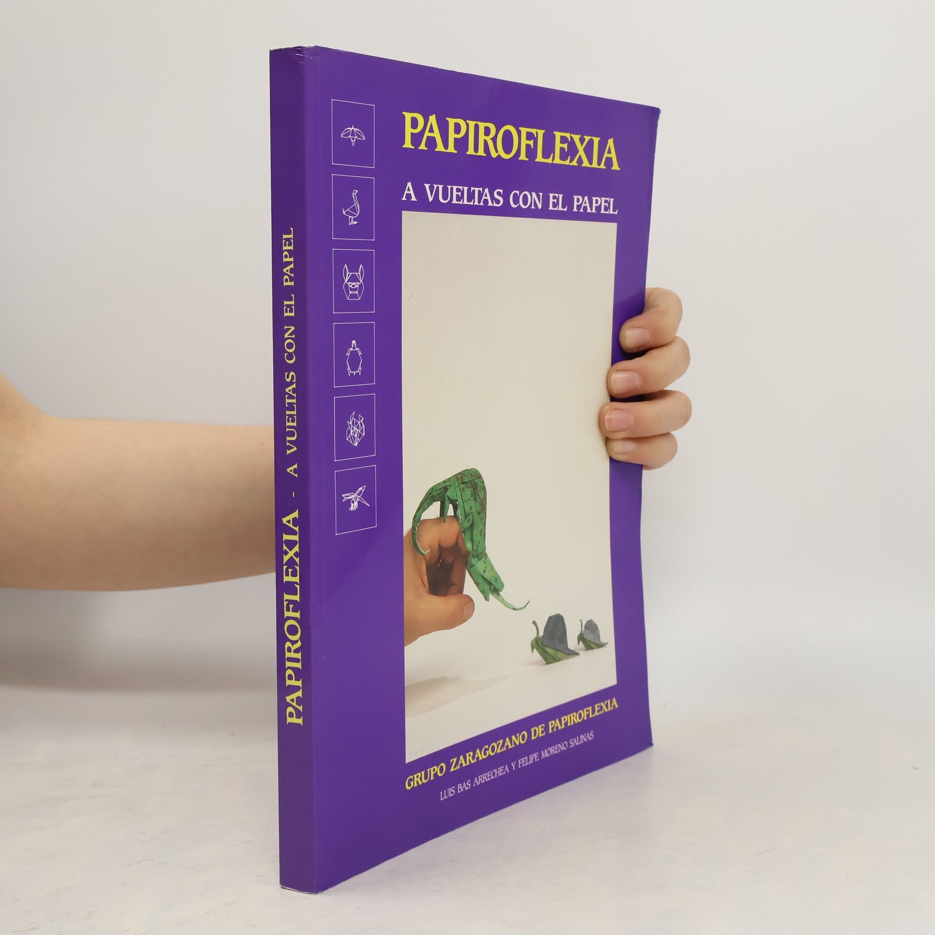 AA.VV. Papiroflexia - A vueltas con el papel