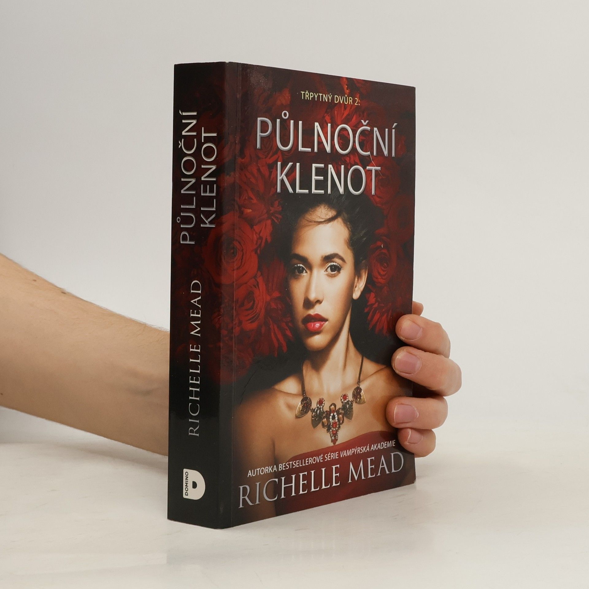 Richelle Mead Půlnoční klenot. Třpytný dvůr 2. díl