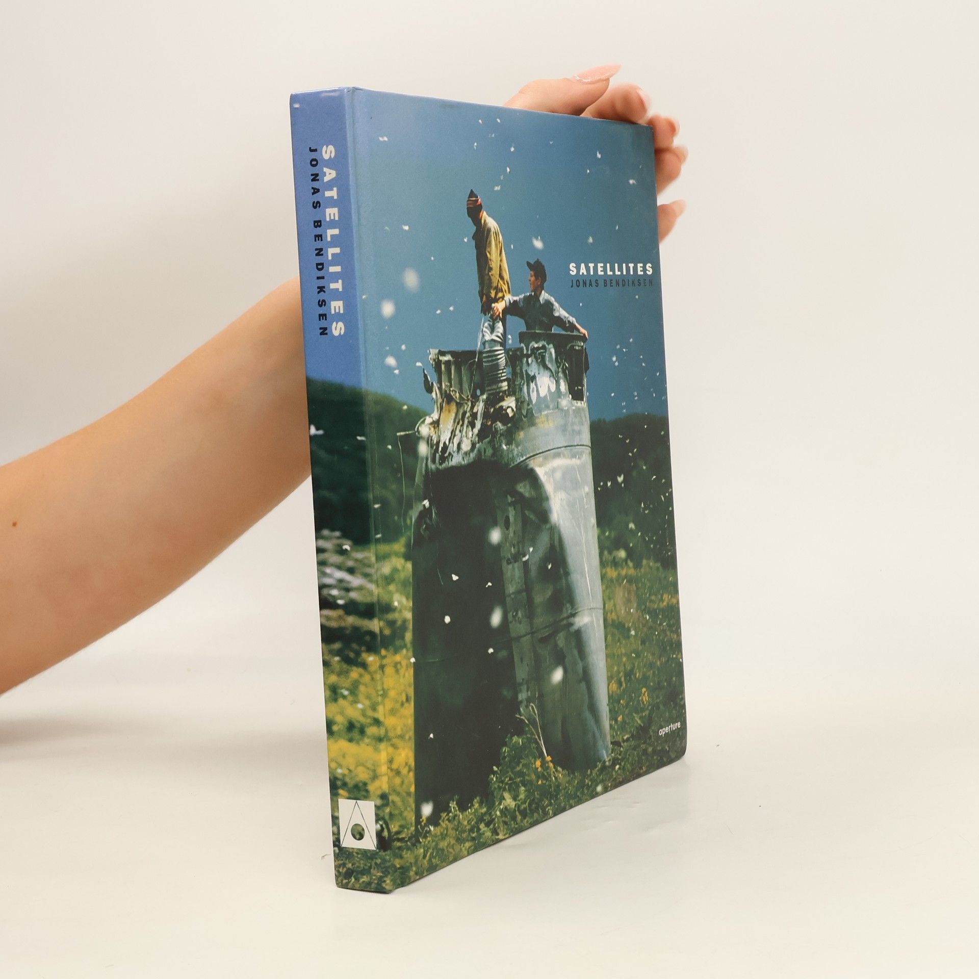 Jonas Bendiksen Satellites