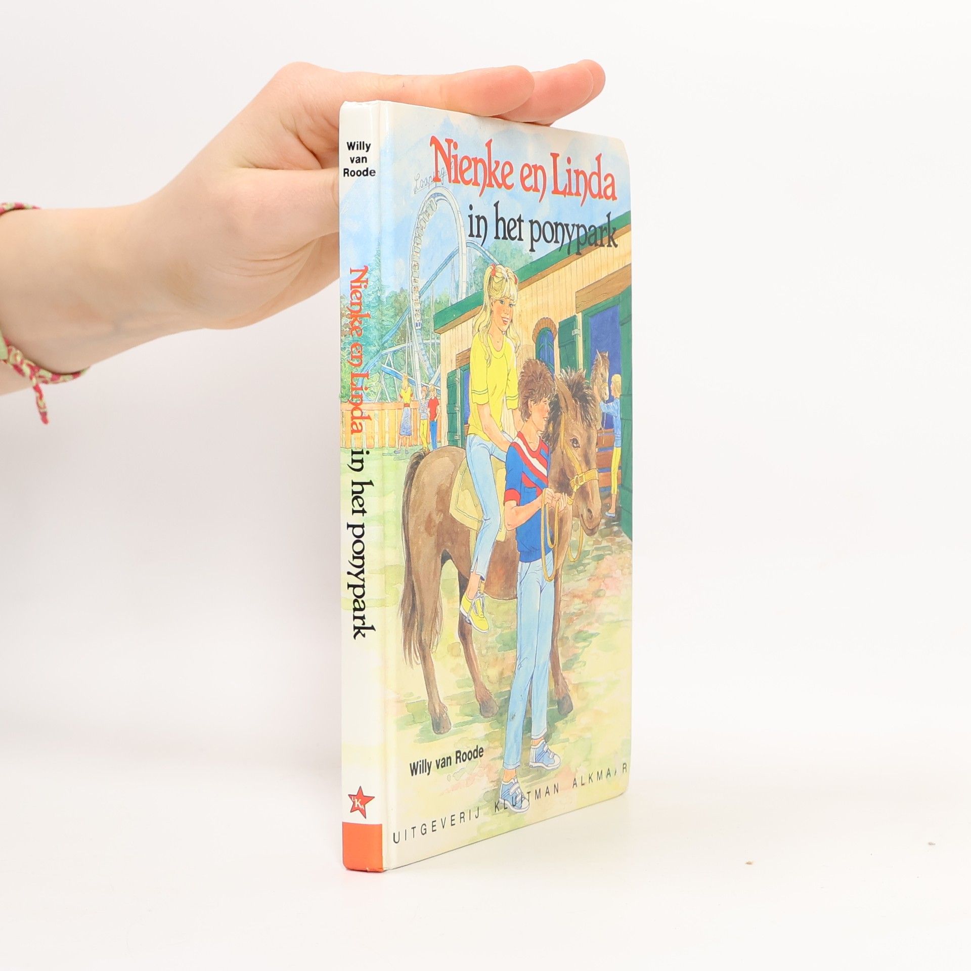 Willy van Roode Nienke en Linda in het ponypark