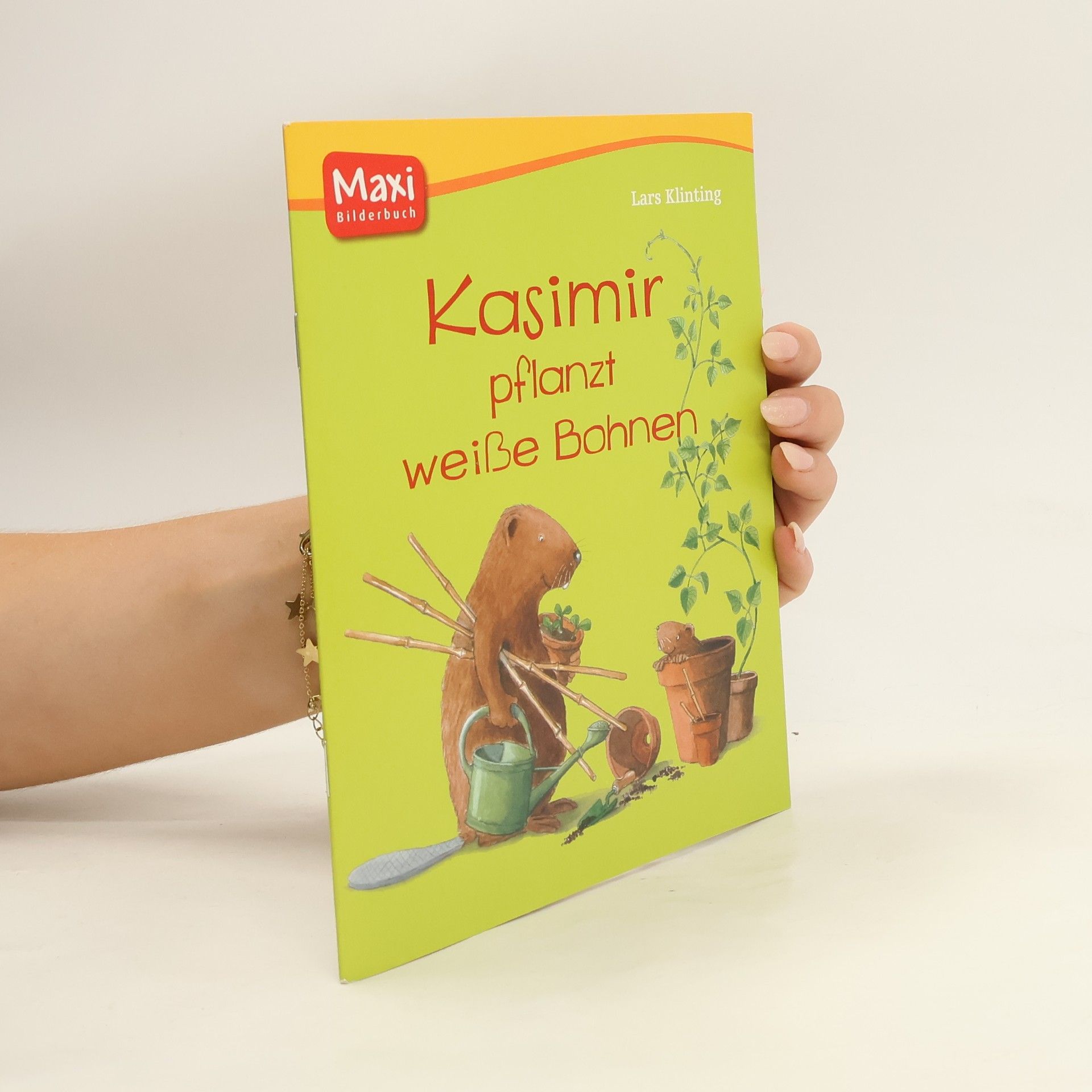 Lars Klinting Kasimir pflanzt weiße Bohnen