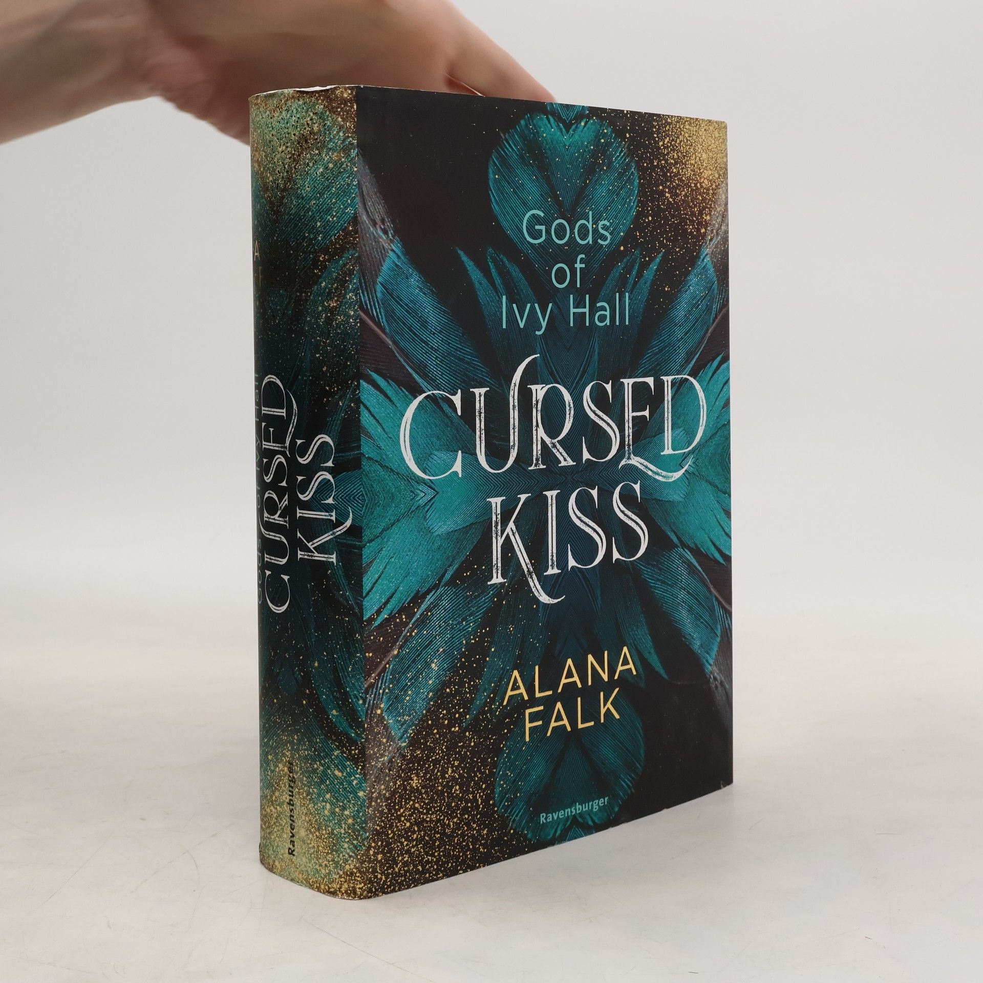 Gods of Ivy hall: Cursed kiss