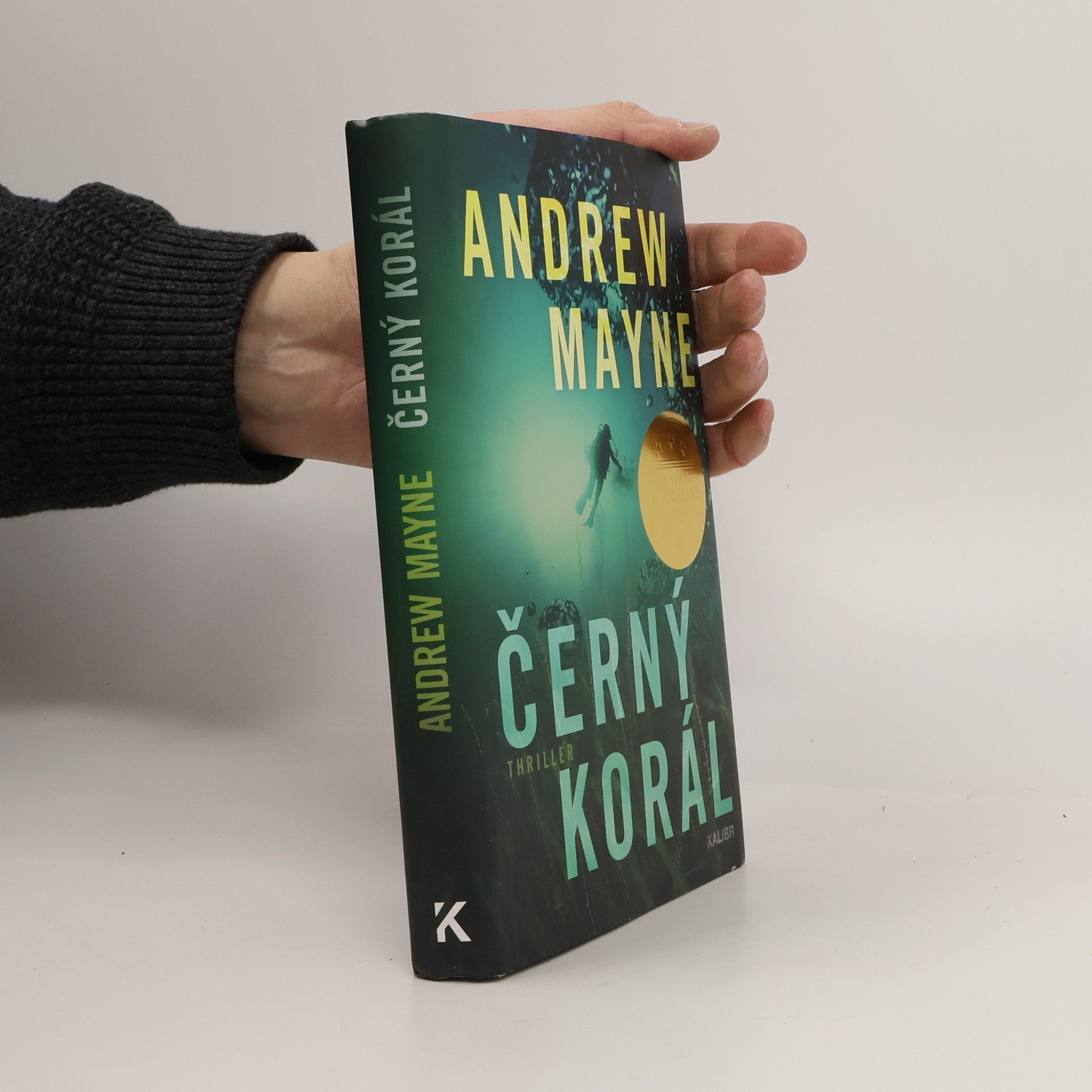 Andrew Mayne Černý korál