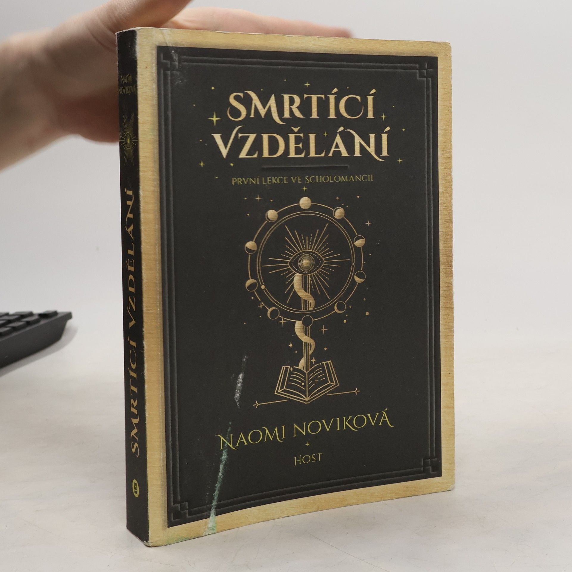 Naomi Novik Smrtící vzdělání. První lekce ve Scholomancii