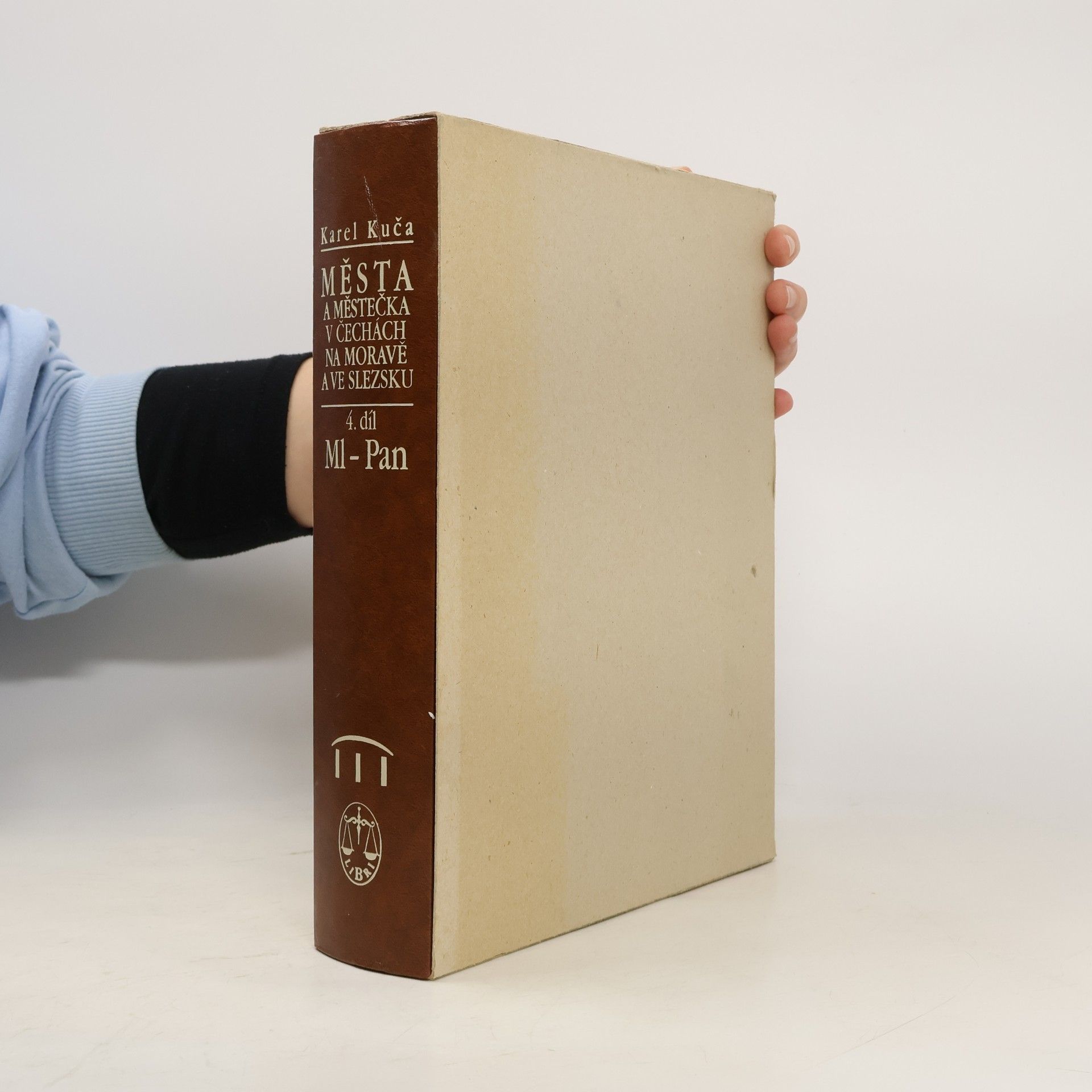 Karel Kuča Města a městečka v Čechách, na Moravě a ve Slezsku. 4.díl Ml - Pan