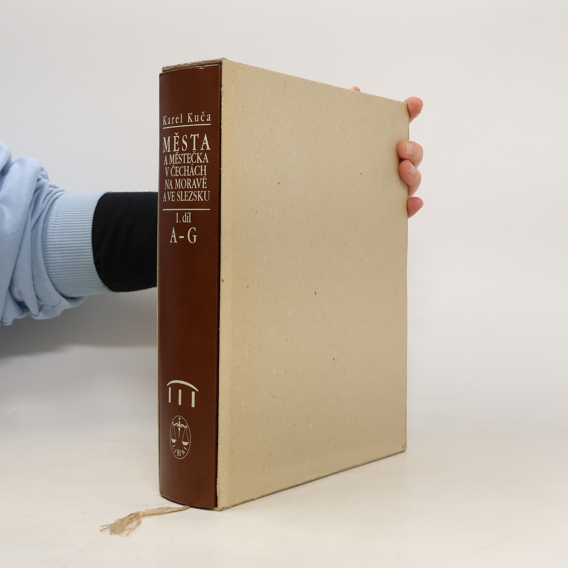 Karel Kuča Města a městečka v Čechách, na Moravě a ve Slezsku 1. díl. A-G