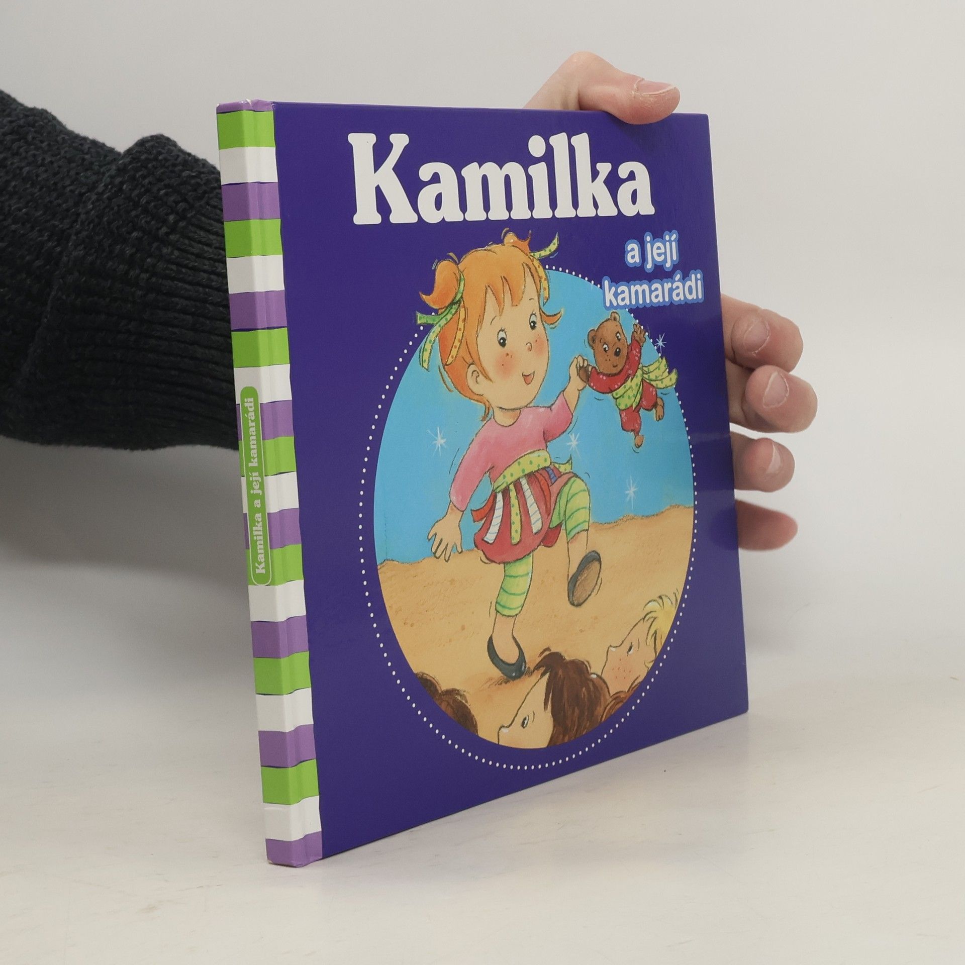 Nancy Delvaux Kamilka a její kamarádi
