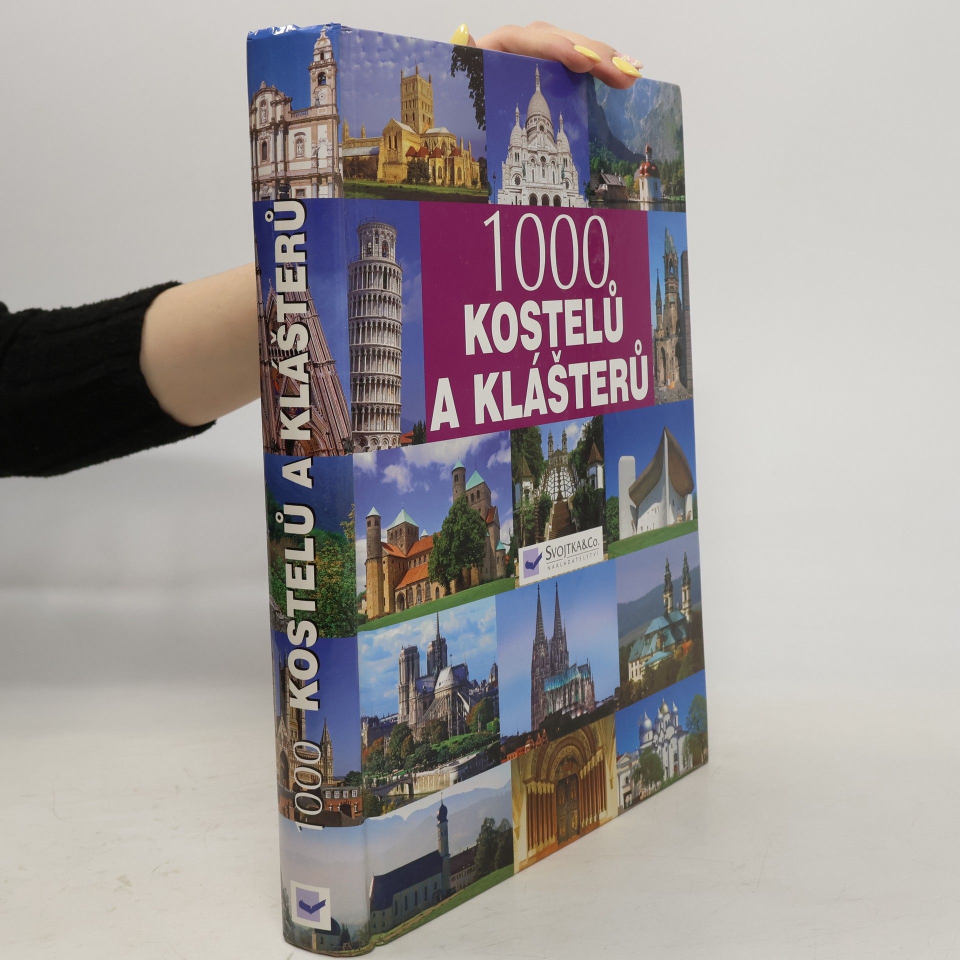 Autorenkollektiv 1000 kostelů a klášterů