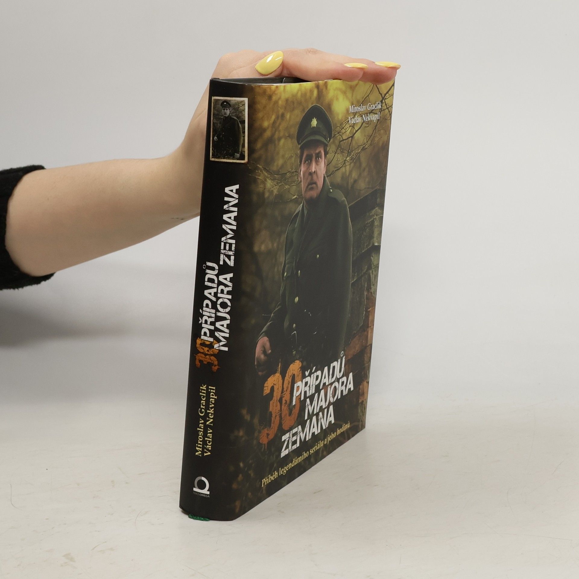 Miroslav Graclík 30 případů majora Zemana: Příběh legendárního seriálu a jeho hrdinů