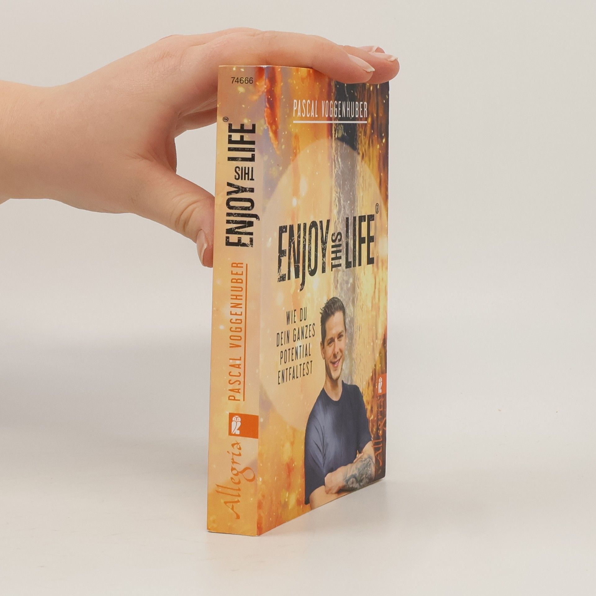 Pascal Voggenhuber Enjoy this Life