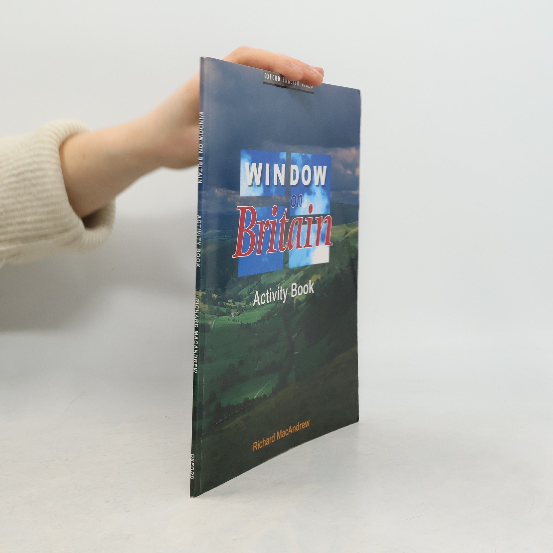 Richard MacAndrew Window on Britain 1 Activity Book