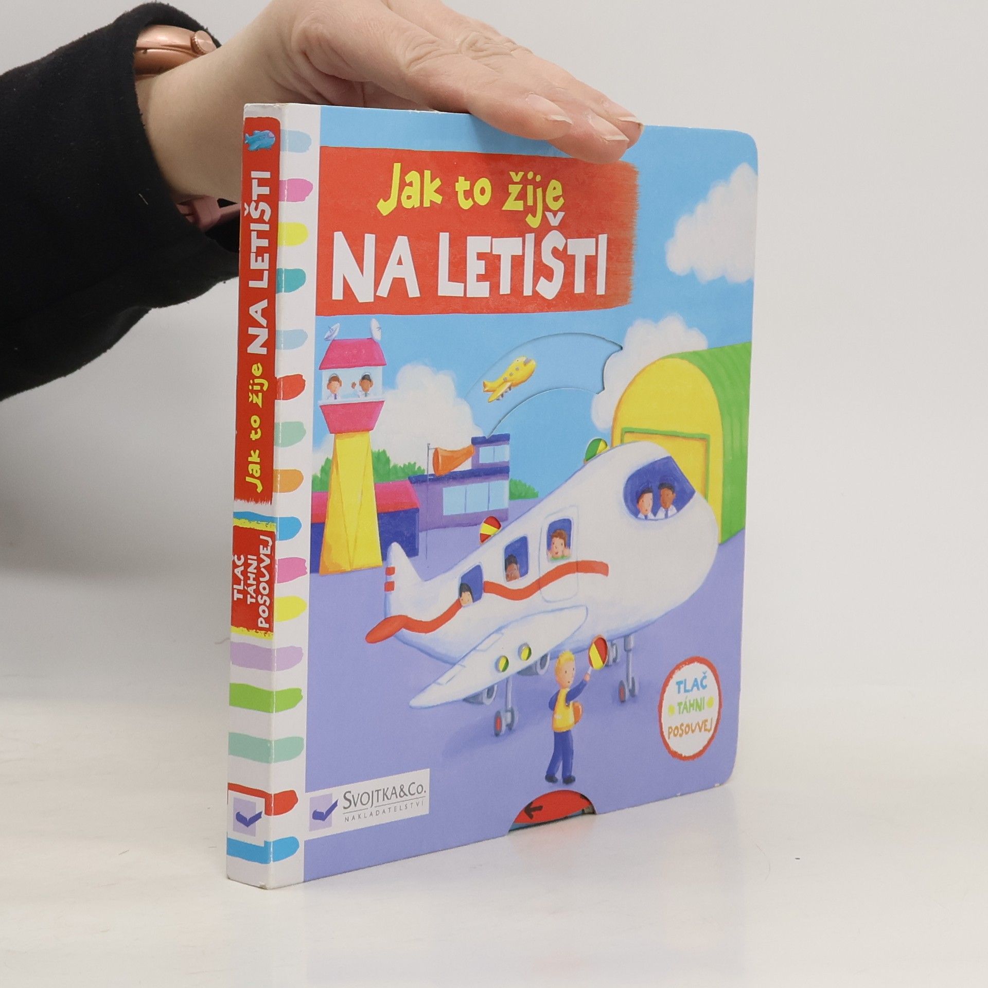 Rebecca Finn Jak to žije na letišti