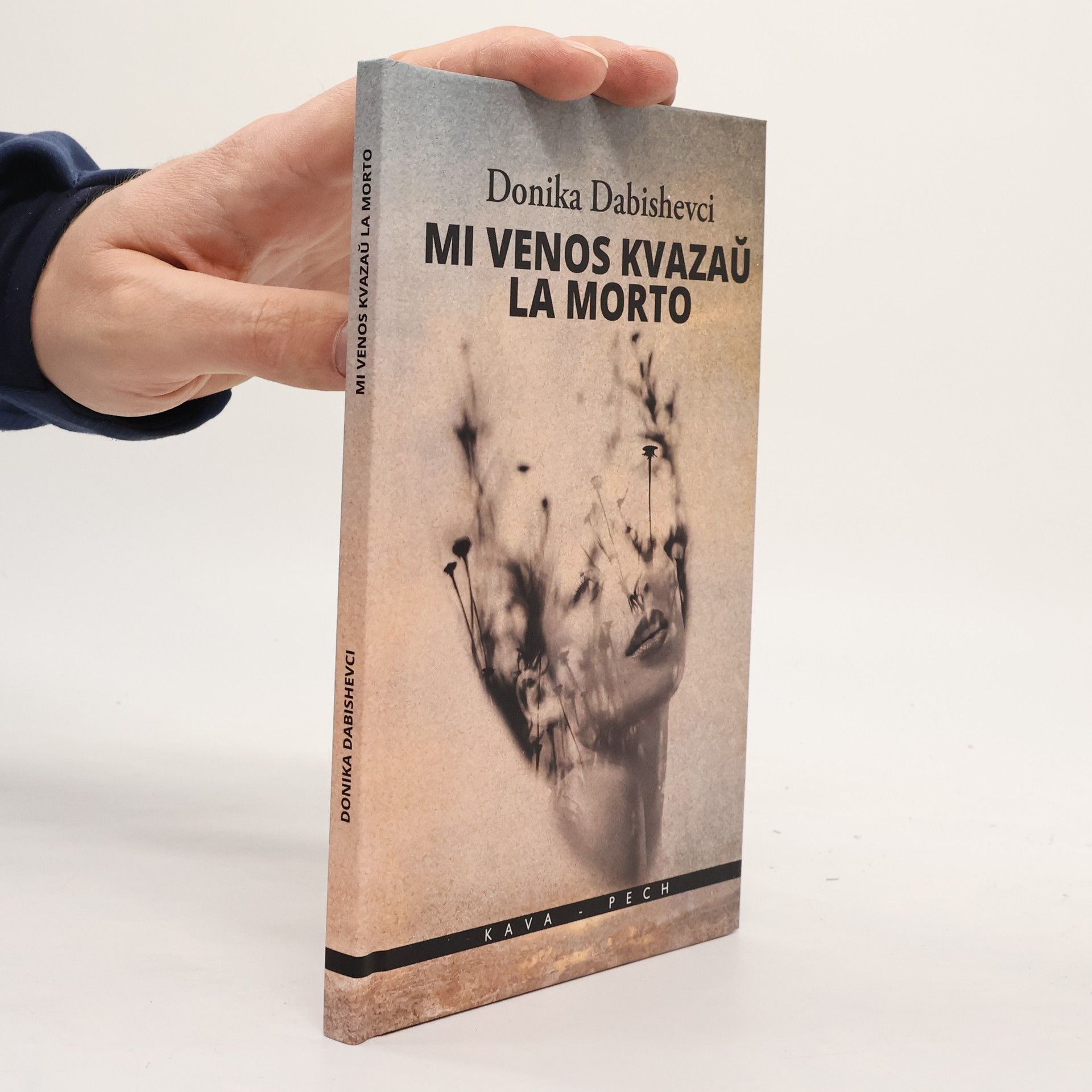 Donika Dabishevci Mi venos kvazaŭ la morto