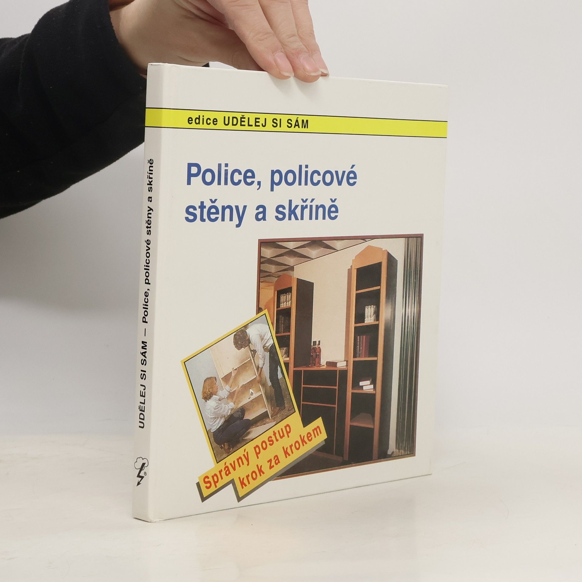 Niels Clausen Police, policové stěny a skříně