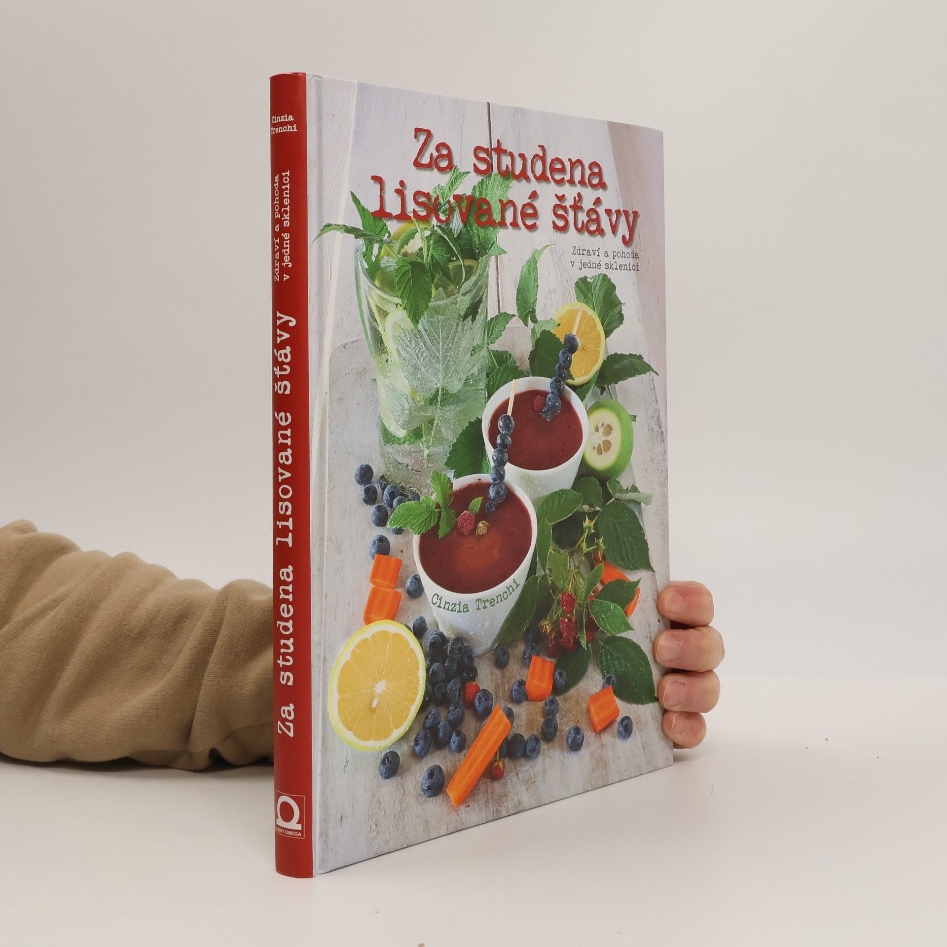 Cinzia Trenchi Za studena lisované šťávy