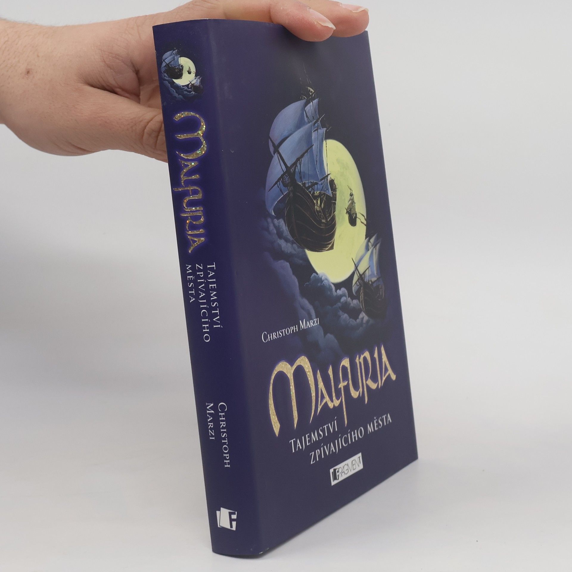 Christoph Marzi Malfuria. Tajemství zpívajícího města
