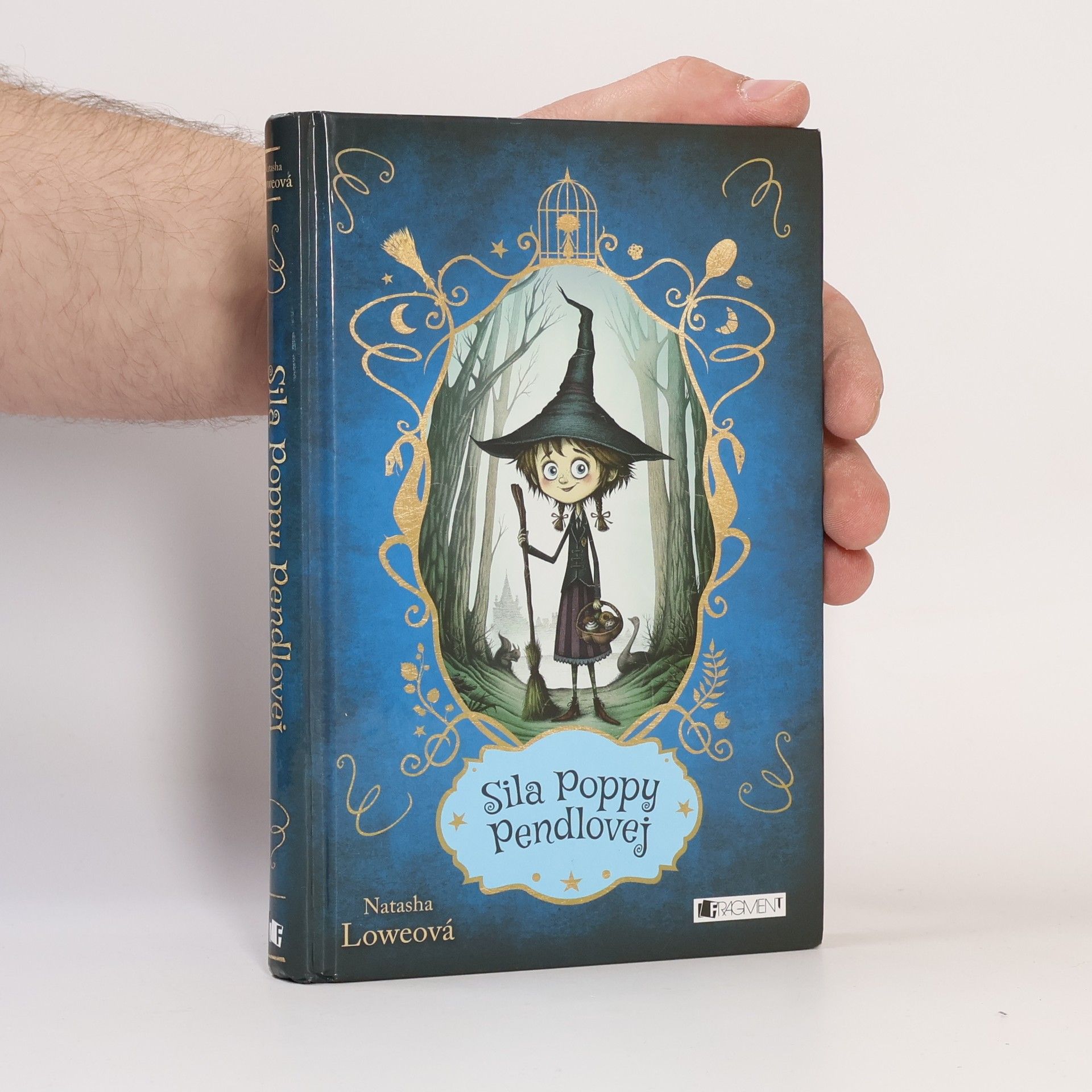 Natasha Lowe Sila Poppy Pendlovej