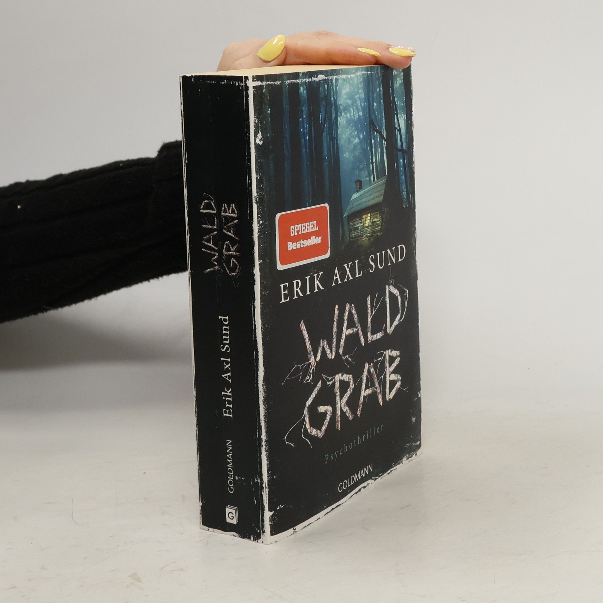 Erik Axl Sund Waldgrab