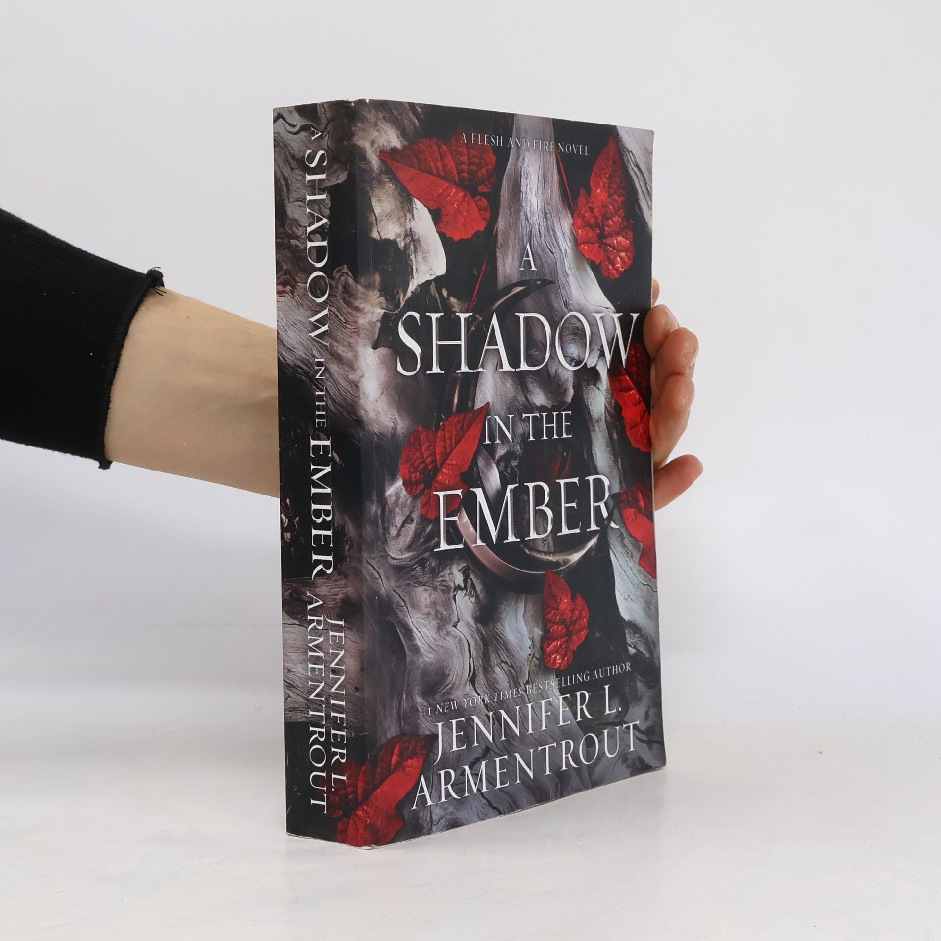 Jennifer Armentrout A Shadow In The Ember