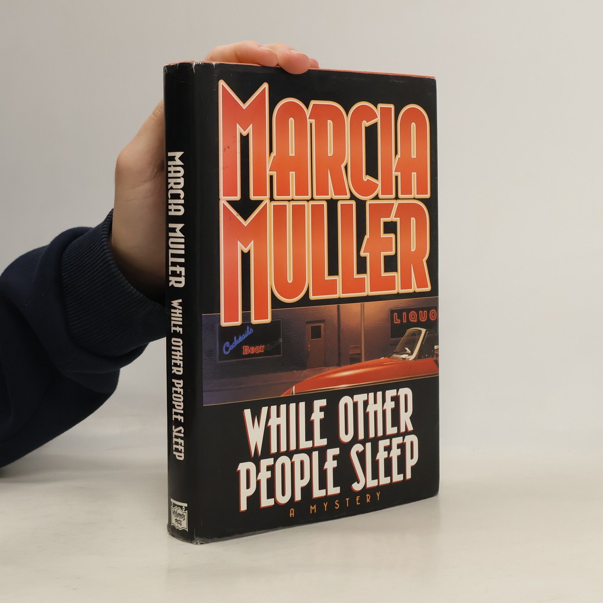 Marcia Muller While Other People Sleep