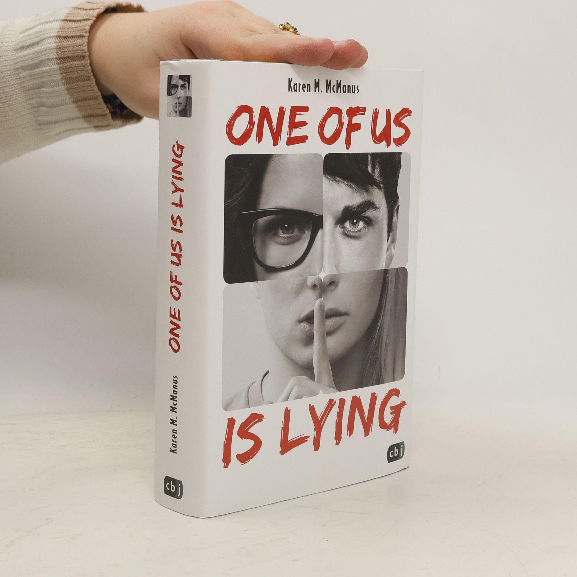 Karen M. McManus One of us is lying