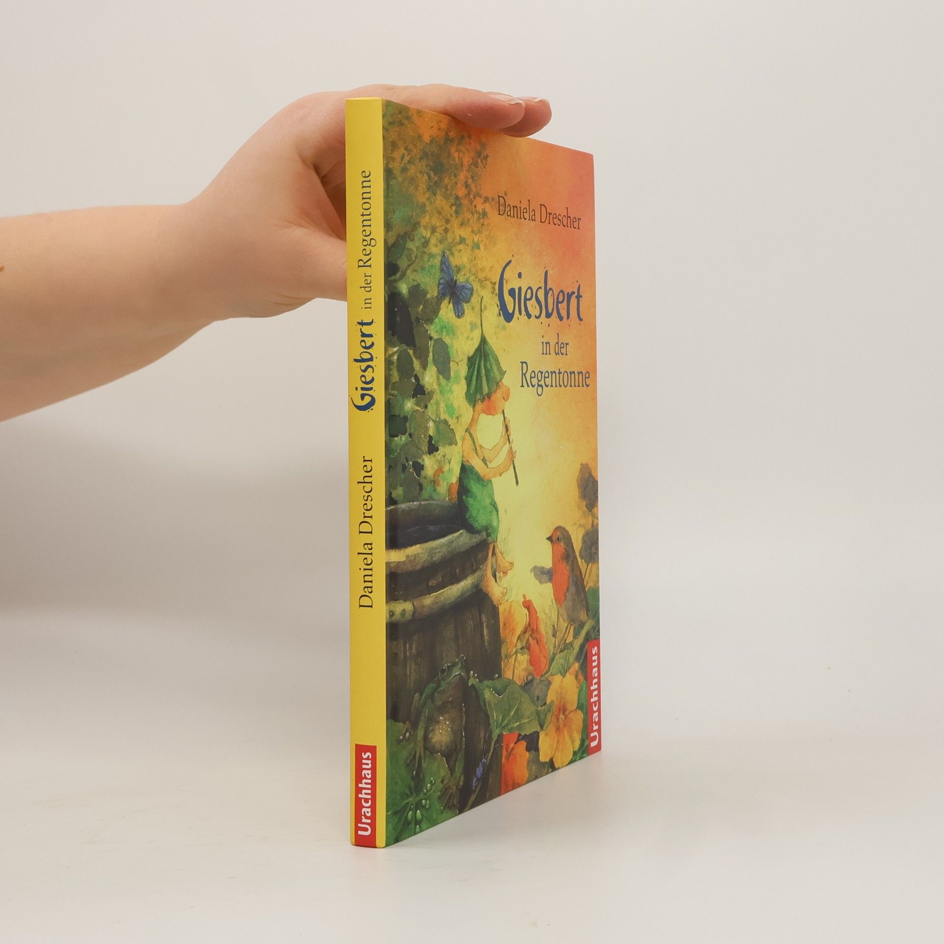 Daniela Drescher Giesbert in der Regentonne