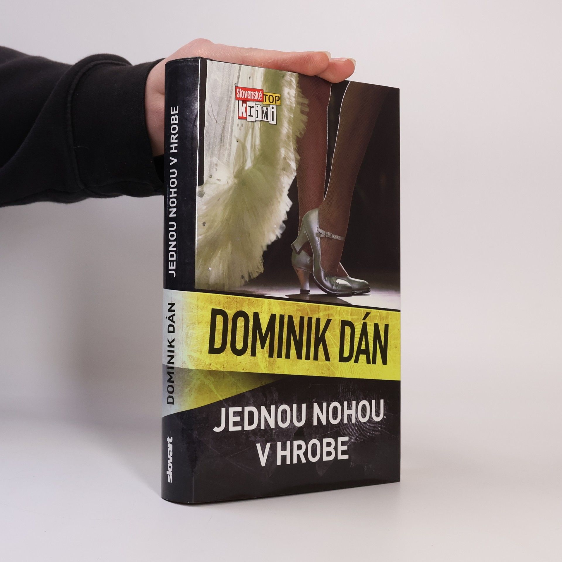 Dominik Dán Jednou nohou v hrobe