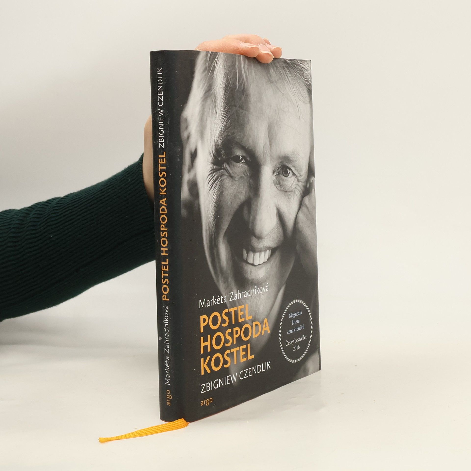 Zbigniew Czendlik Postel, hospoda, kostel