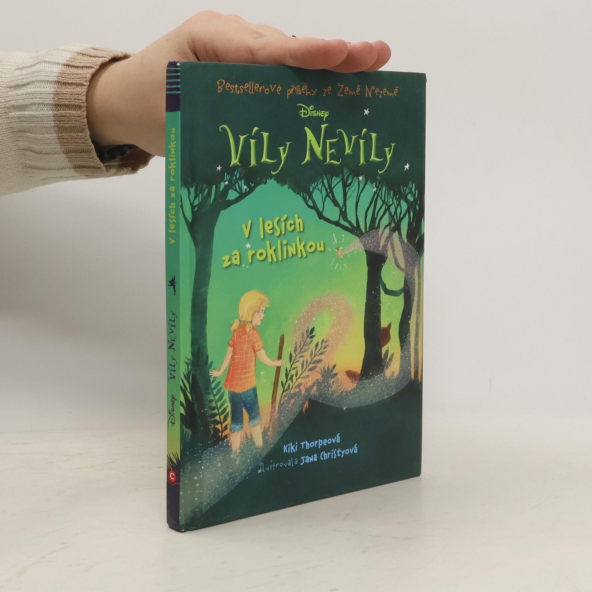 Kiki Thorpe V lesích za roklinkou