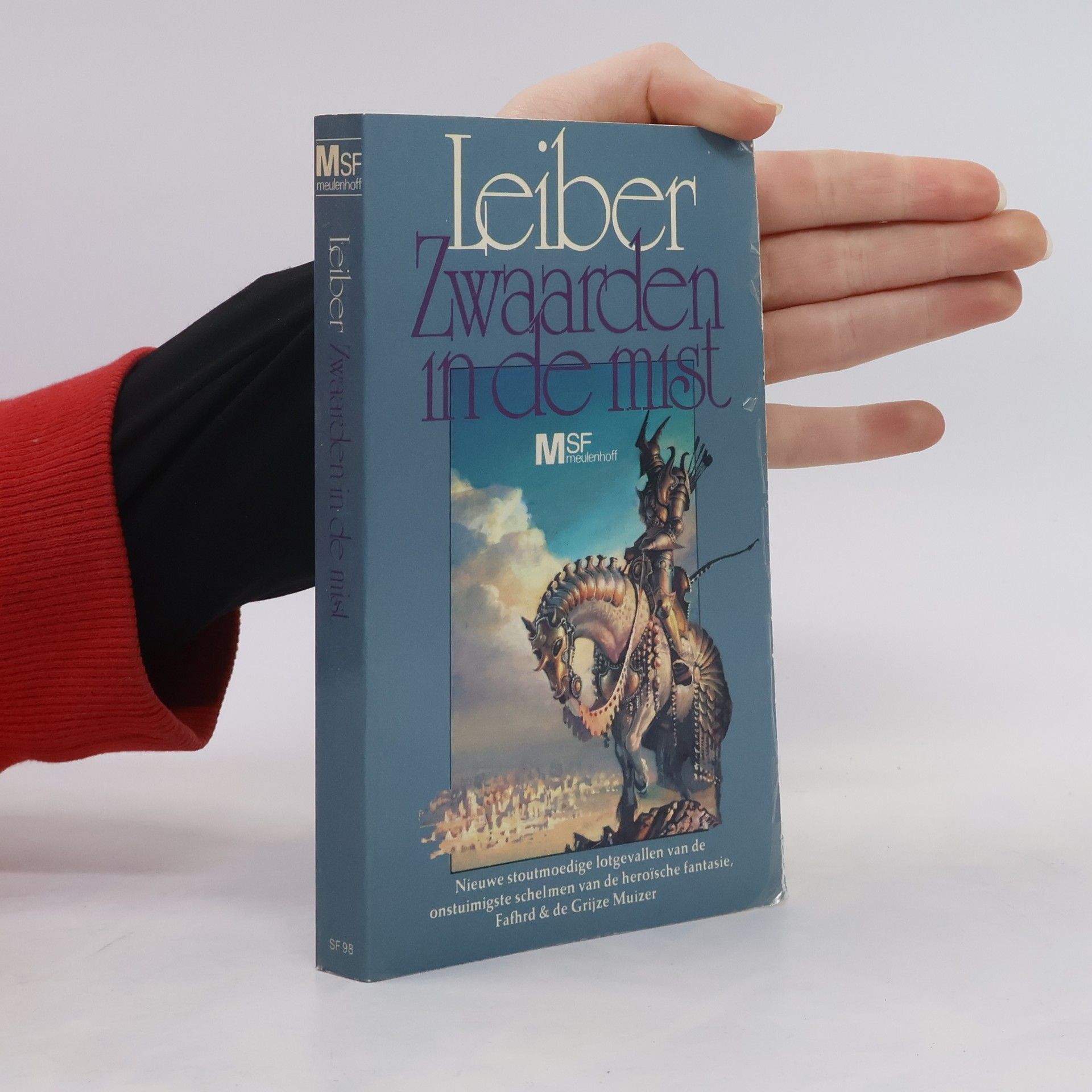 Bruce Pennington Zwaarden in de mist