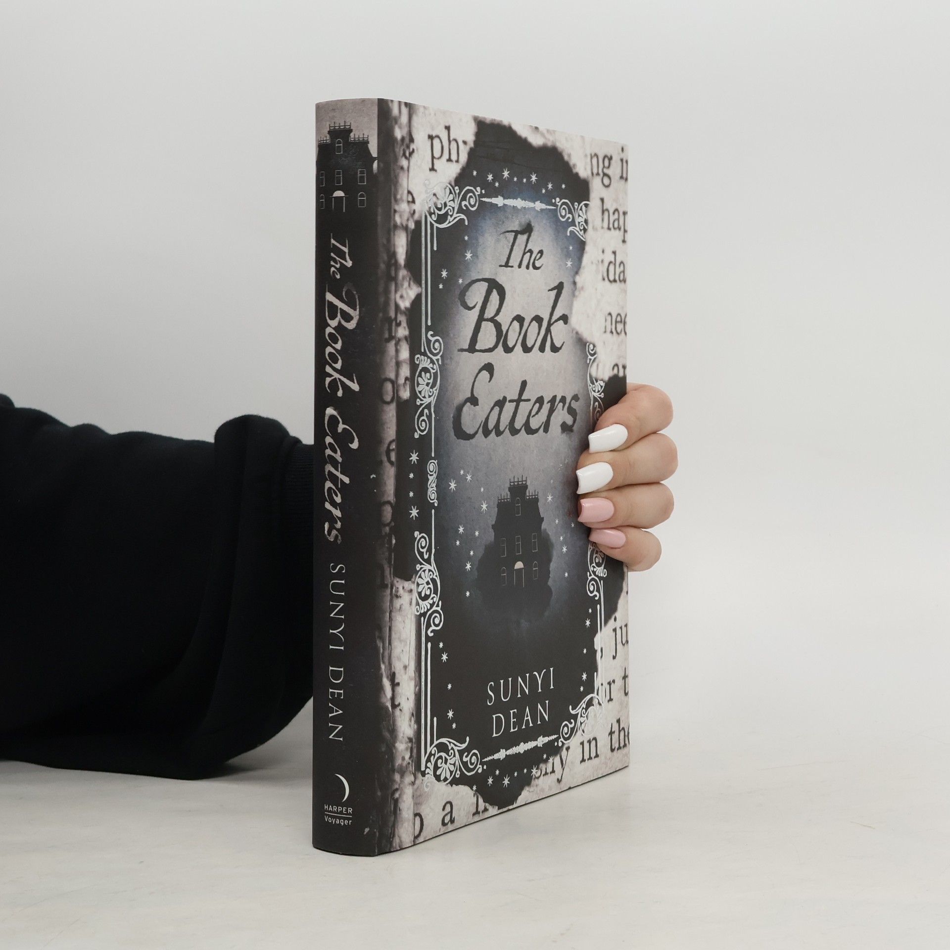 Sunyi Dean The Book Eaters