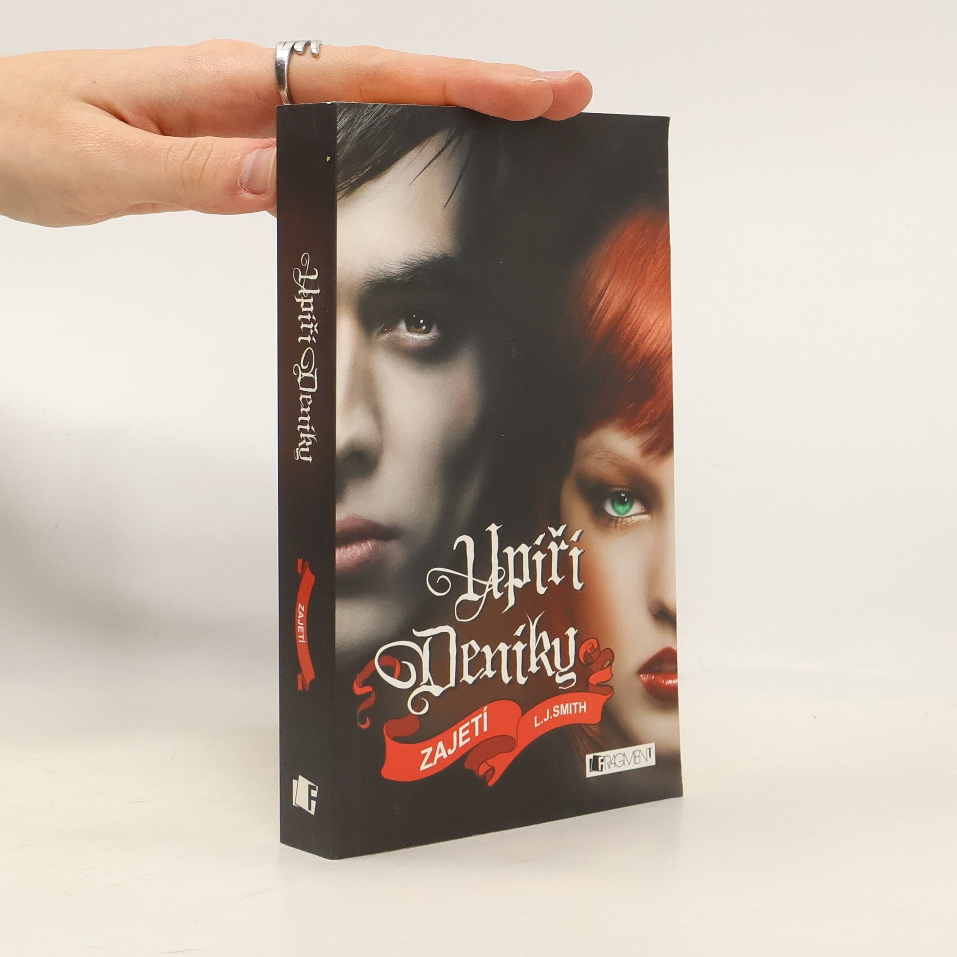 Lisa Jane Smith Upíří deníky. Zajetí