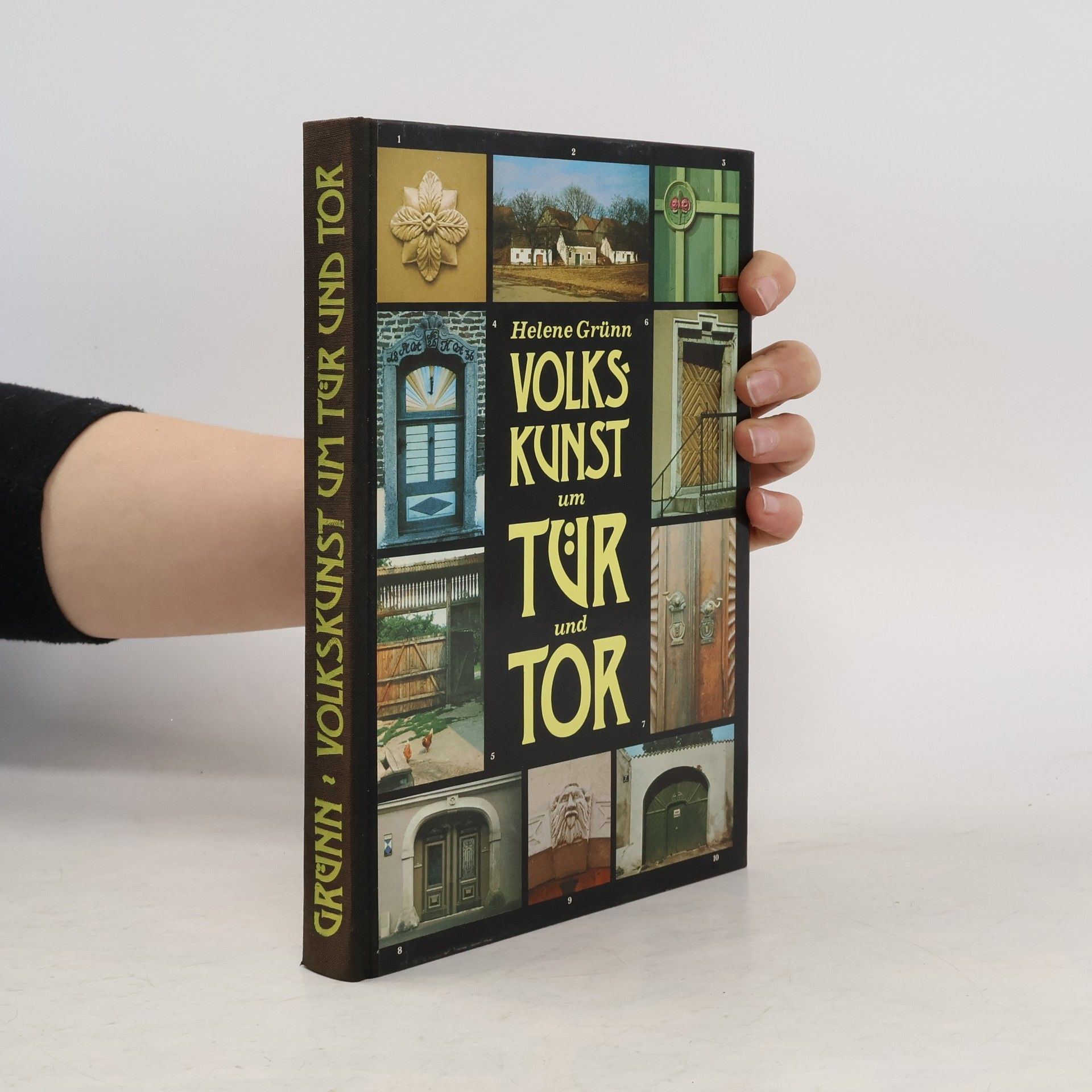 Volkskunst um Tür und Tor