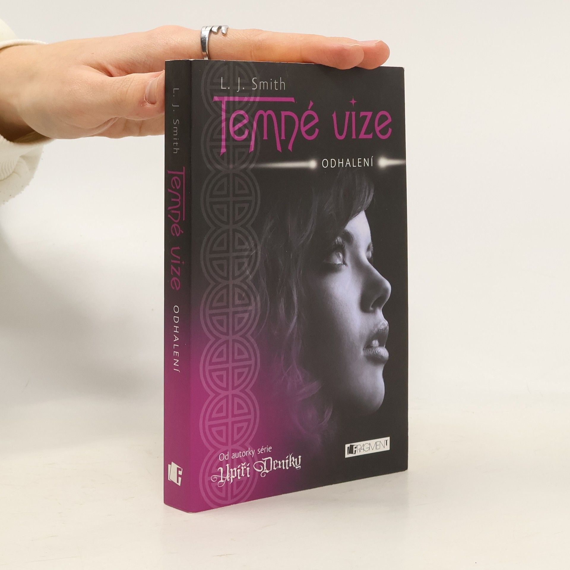 L. J. Smith Temné vize. Odhalení