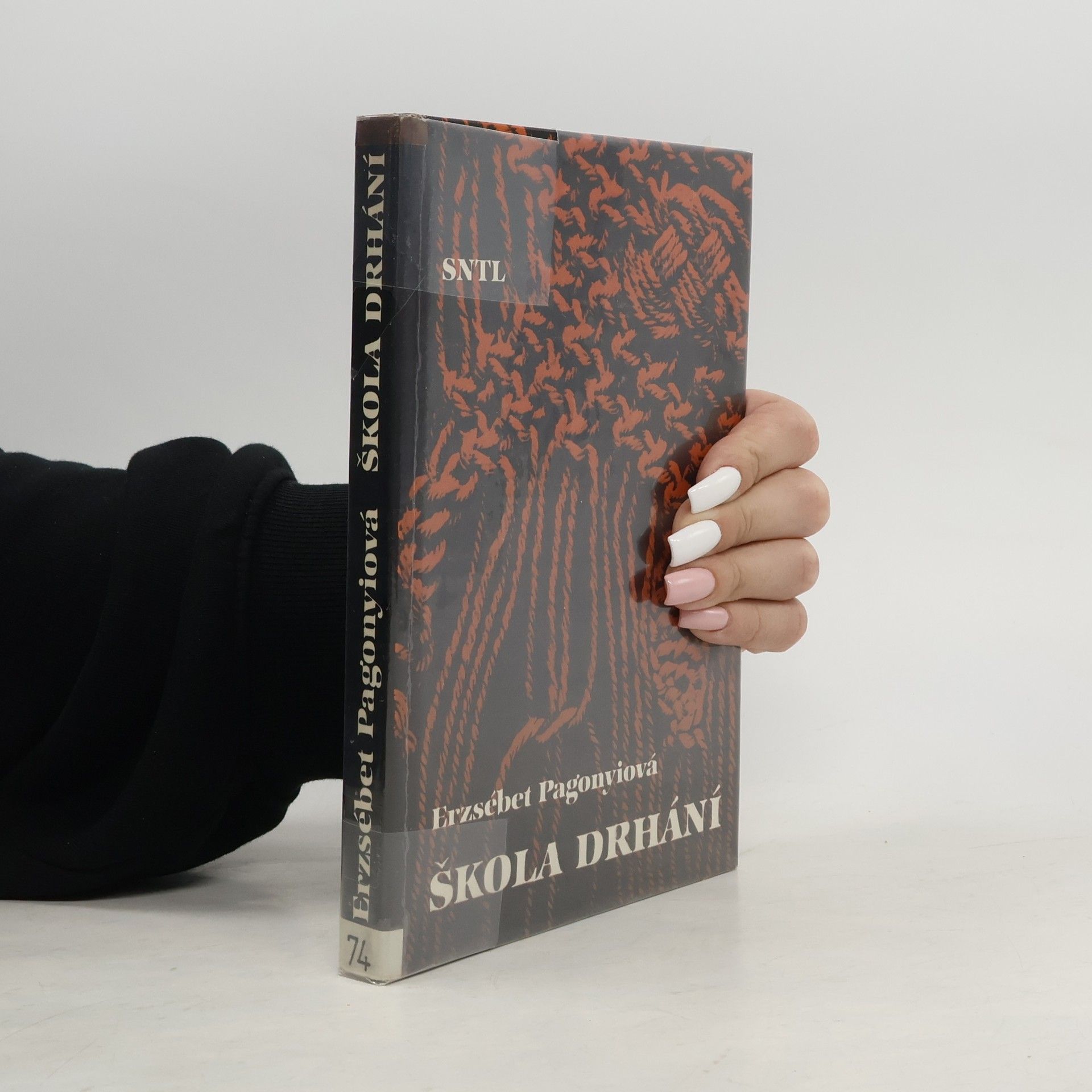 Erzsébet Pagonyi Škola drhání