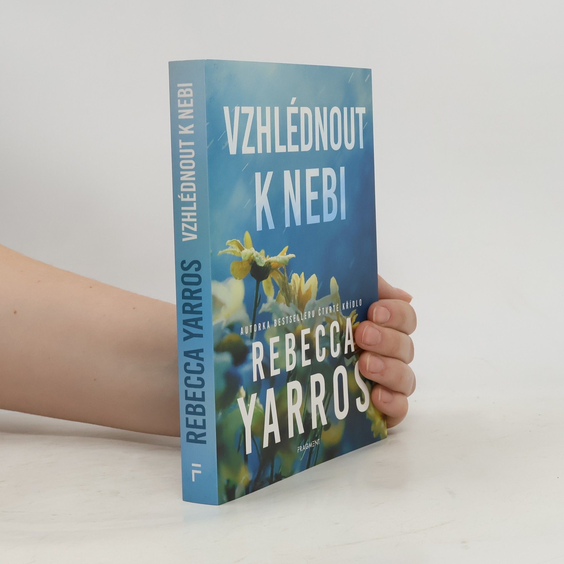 Rebecca Yarros Vzhlédnout k nebi