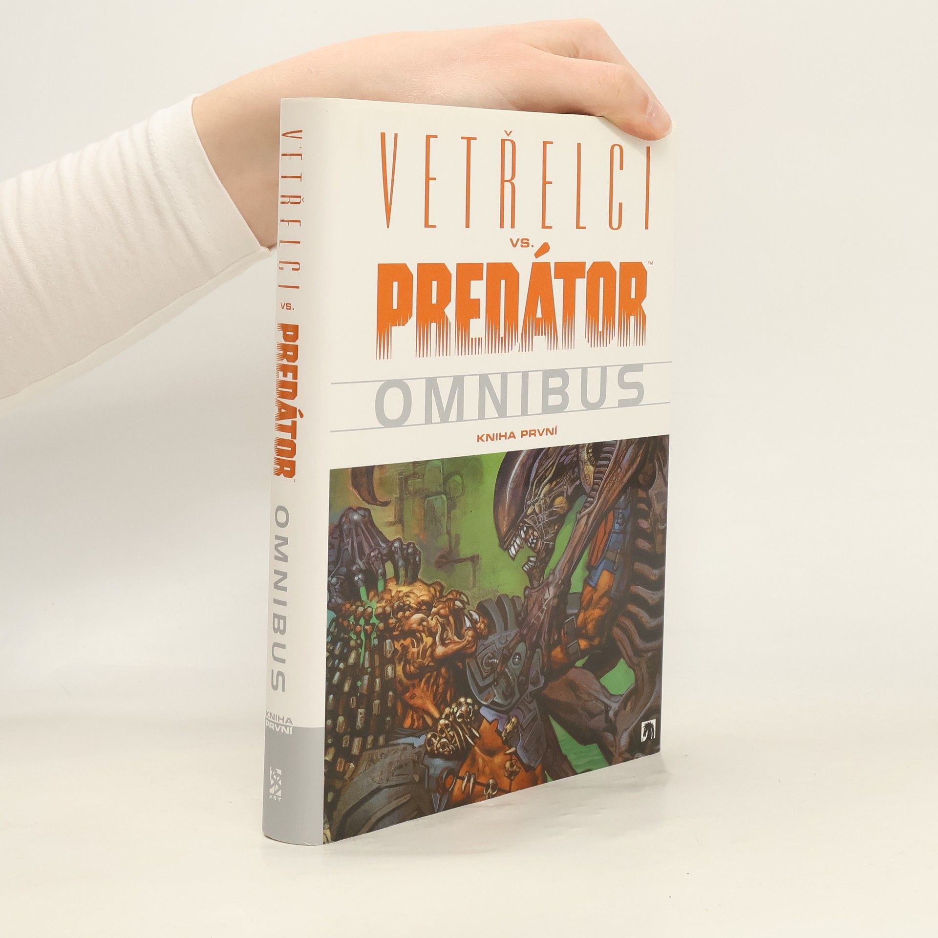 Vetřelci vs. Predátor. Kniha první