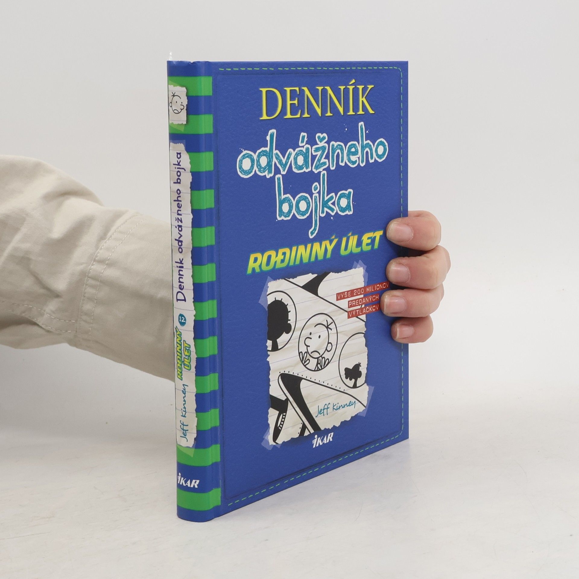 Jeff Kinney Denník odvážneho bojka 12. Rodinný úlet