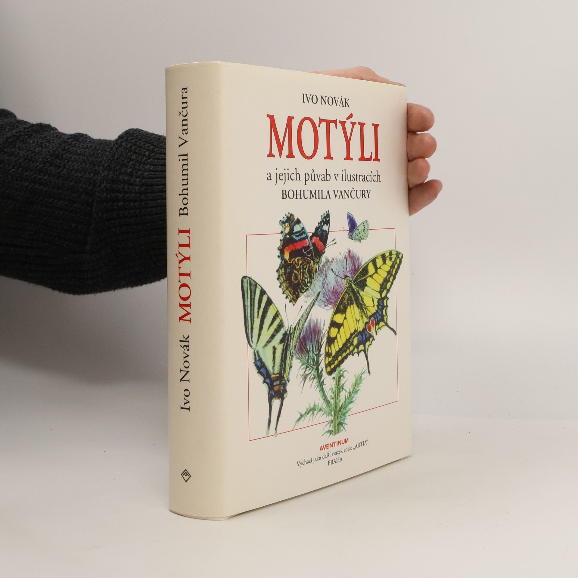 Ivo Novák Motýli a jejich půvab v ilustracích Bohumila Vančury