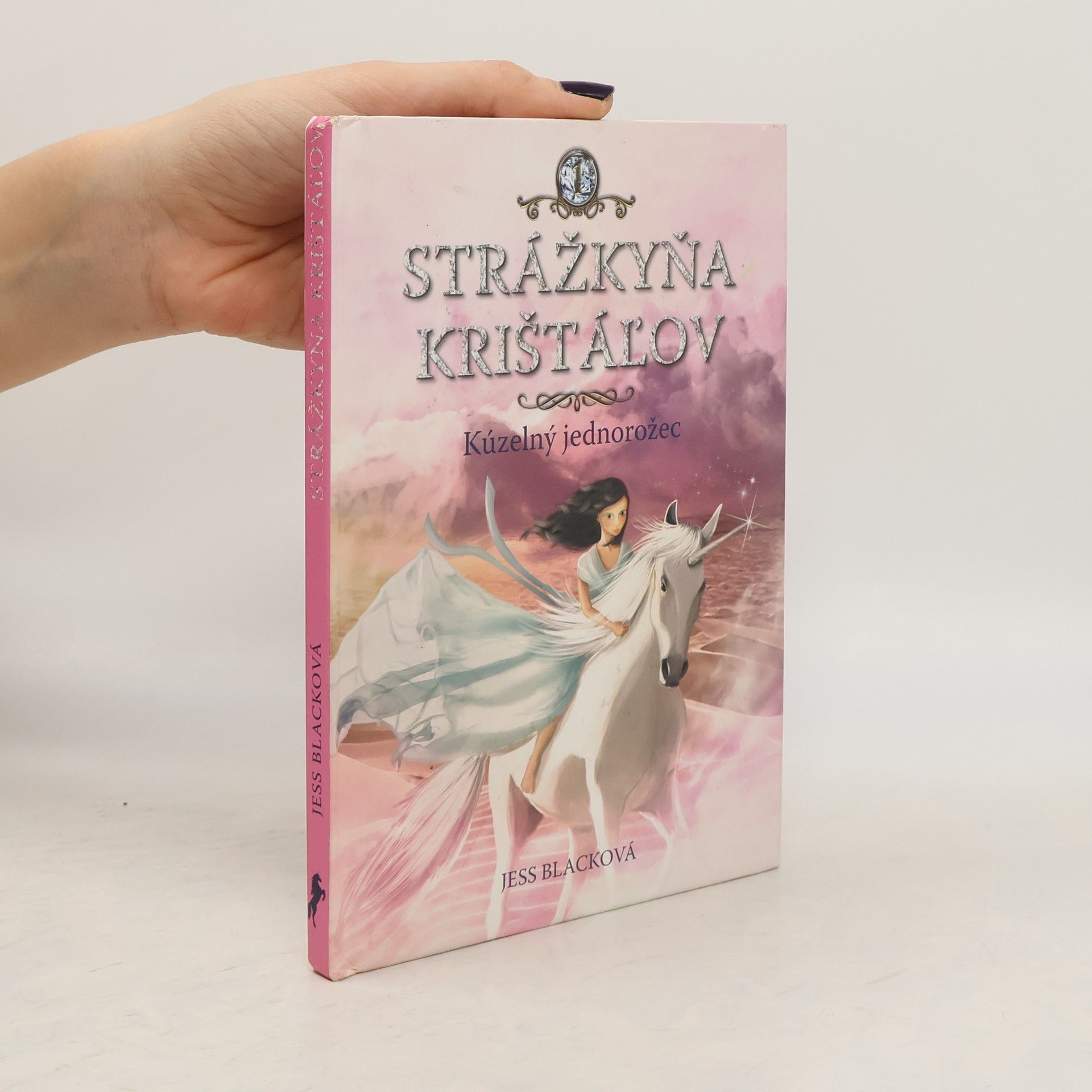 Strážkyňa krištáľov. Kúzelný jednorožec