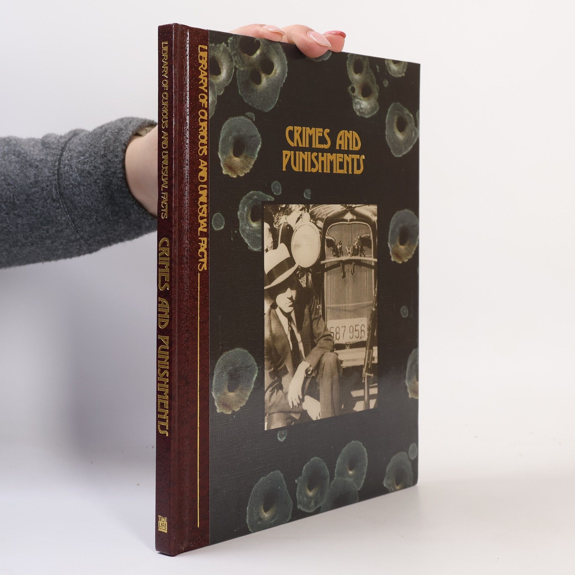 AA.VV. Crimes and Punishment