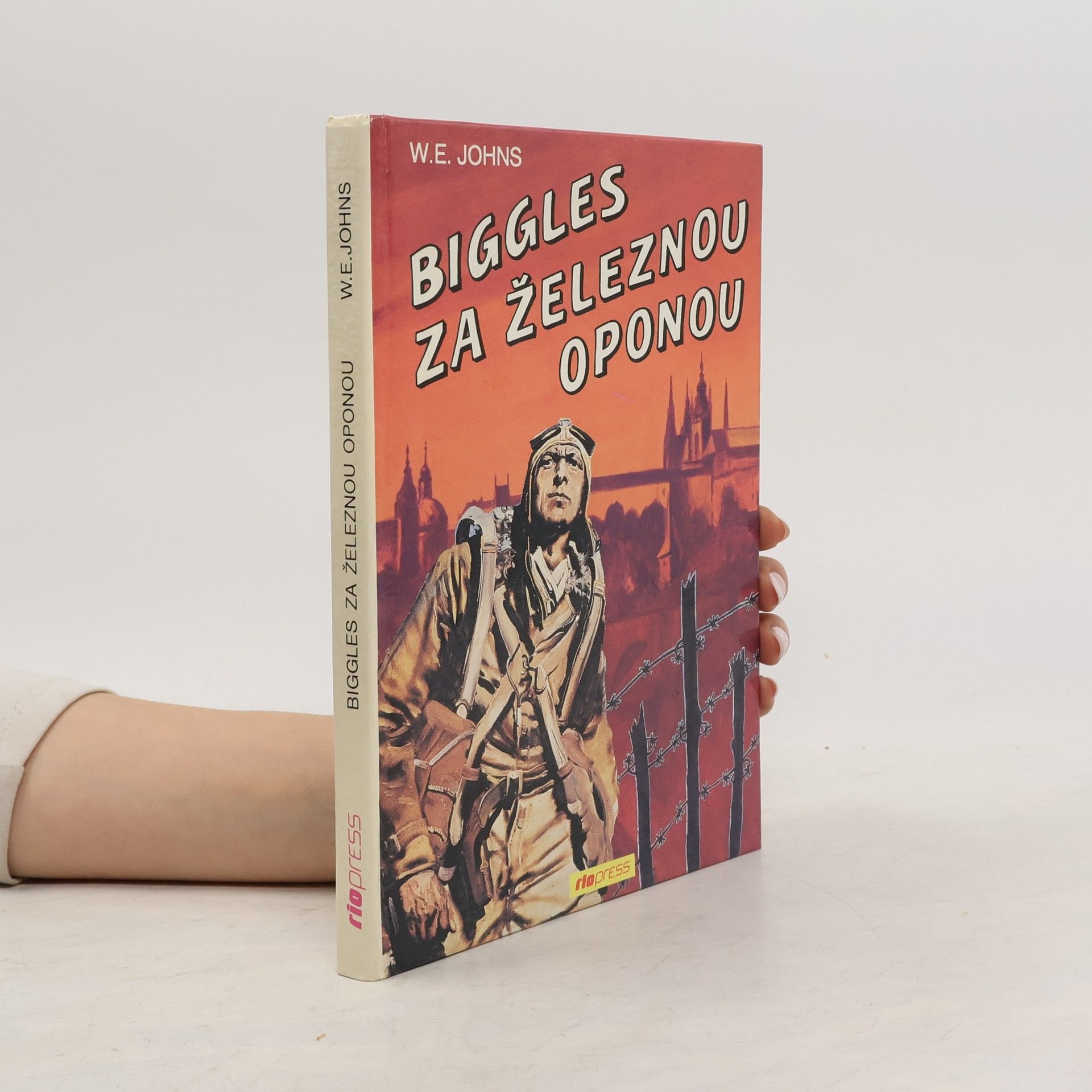 W. E. Johns Biggles za železnou oponou