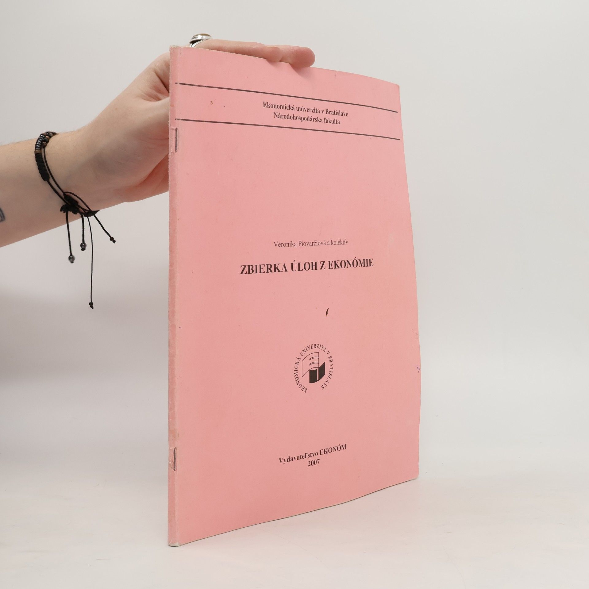 Veronika Piovarčiová Zbierka úloh z ekonómie