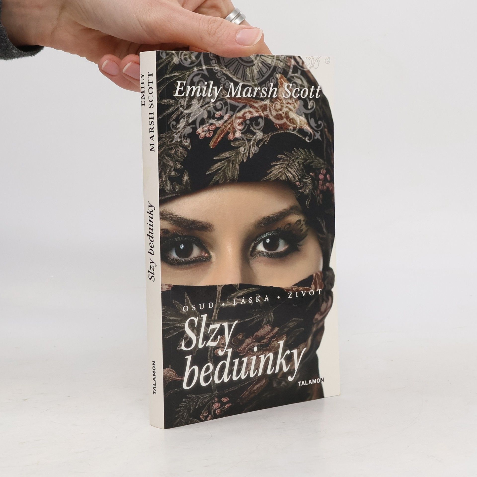 Emily Marsh Scott Slzy beduínky