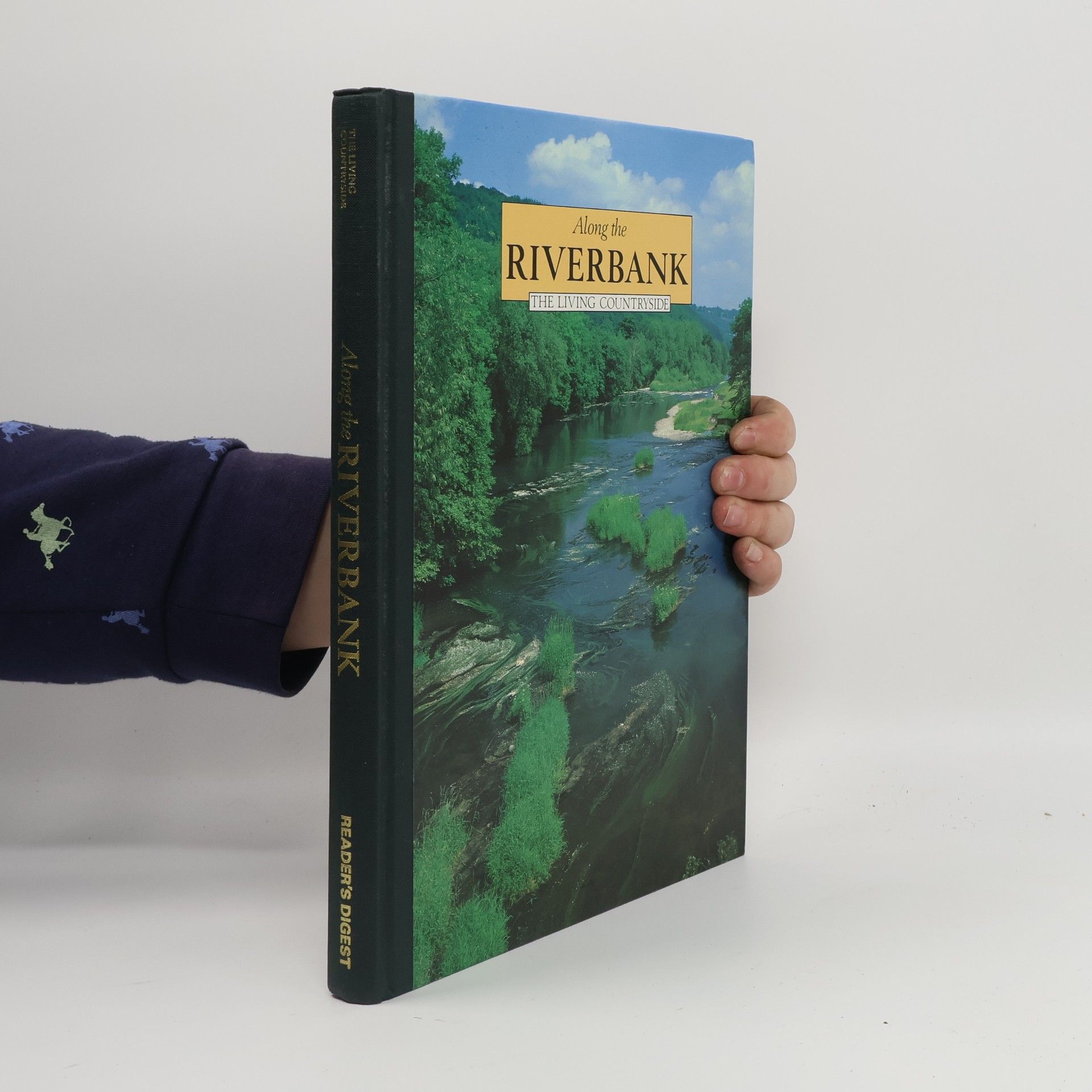 Kolektív autorov Along the Riverbank