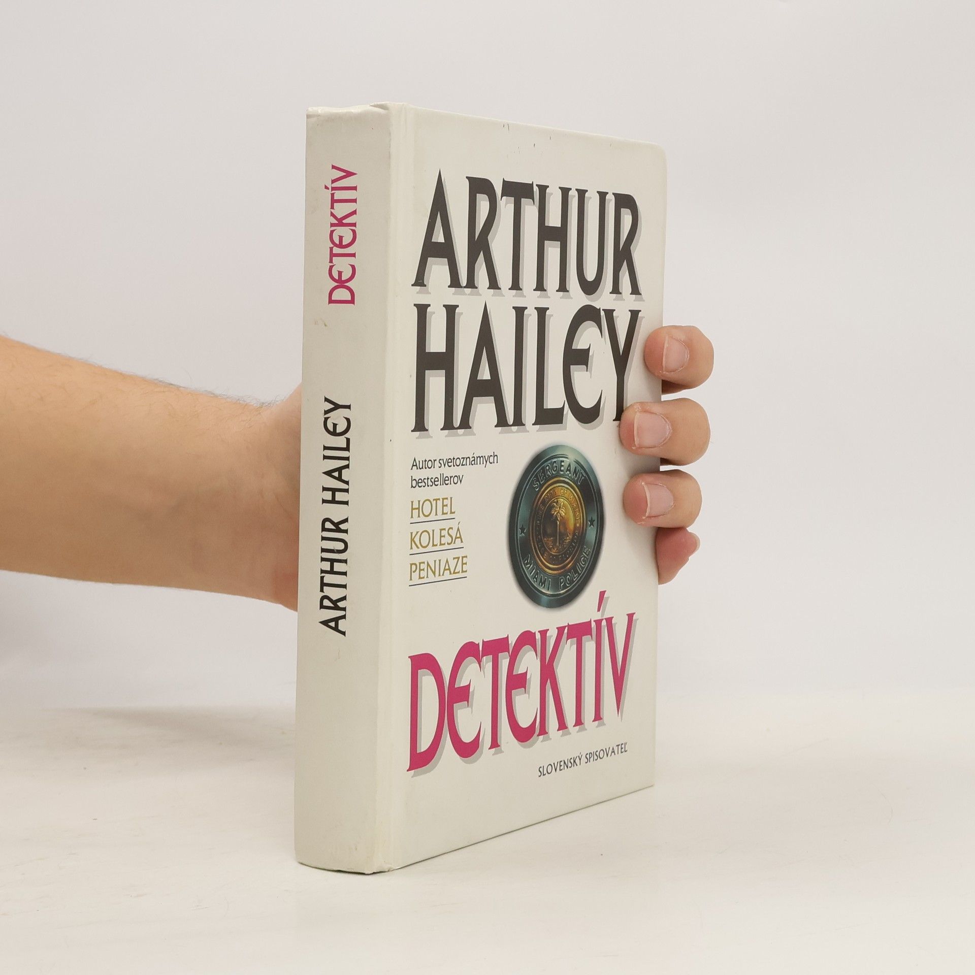 Arthur Hailey Detektív