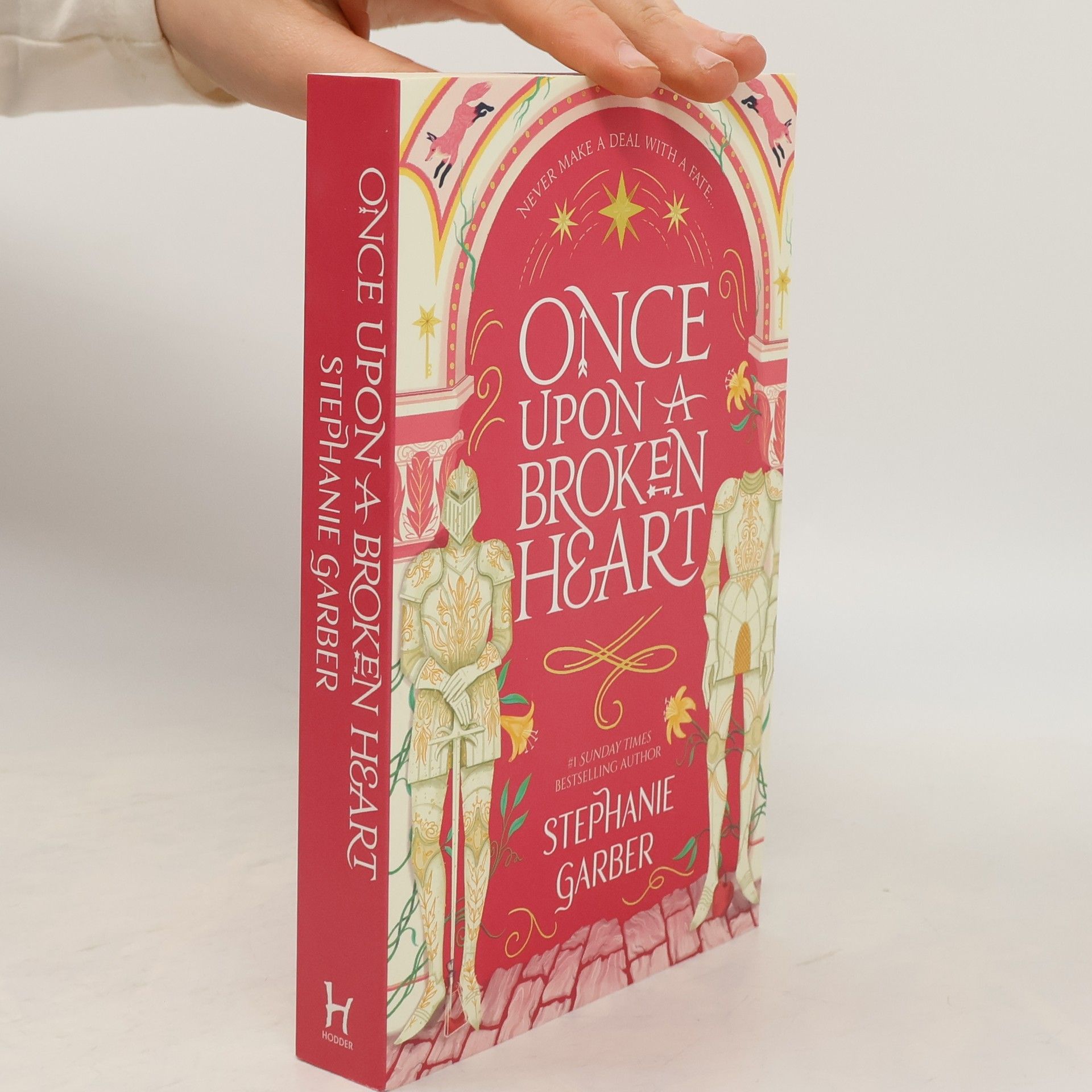 Stephanie Garber Once upon a broken heart